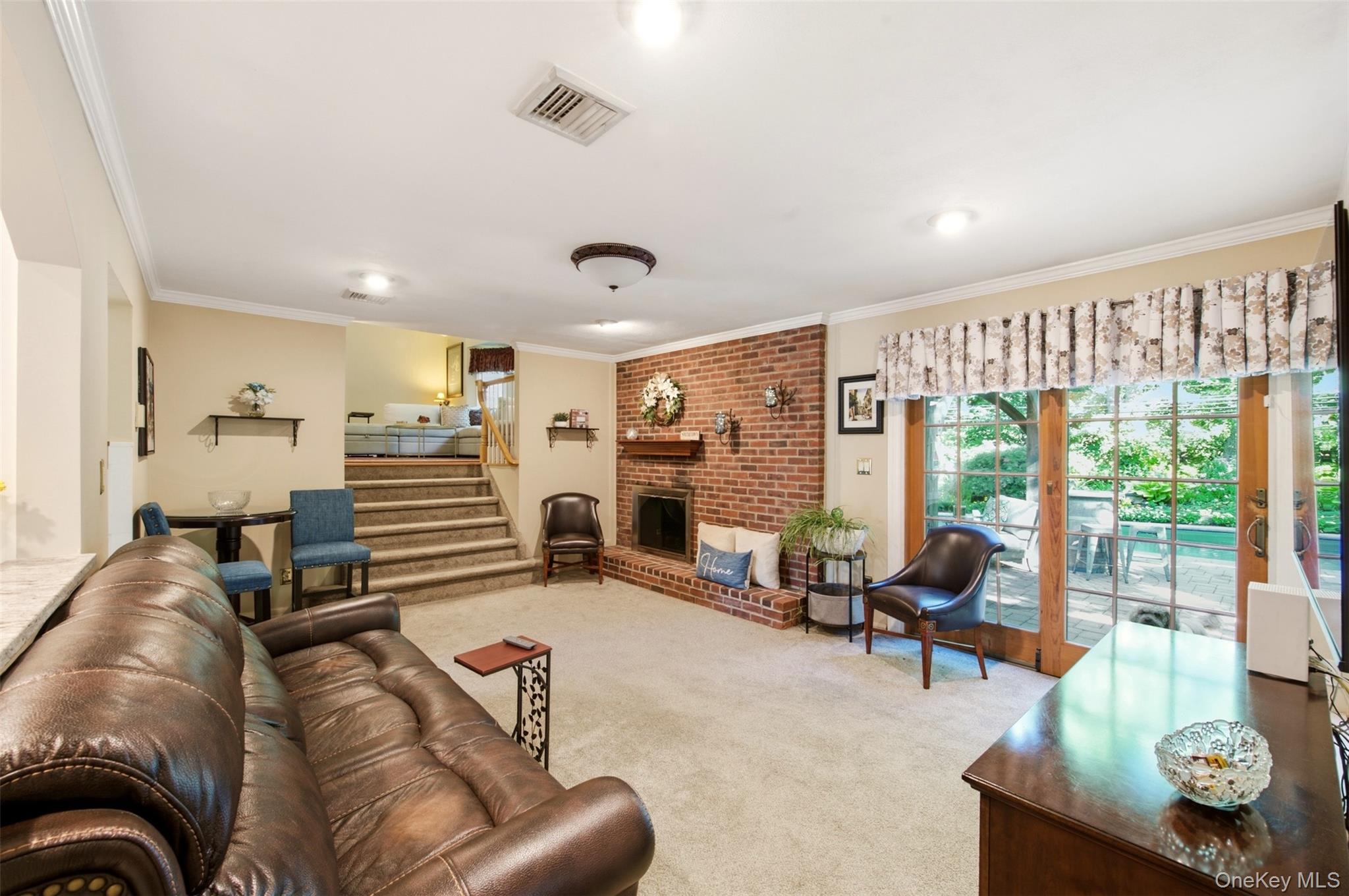 17 White Cliff Lane – For Sale photo 19