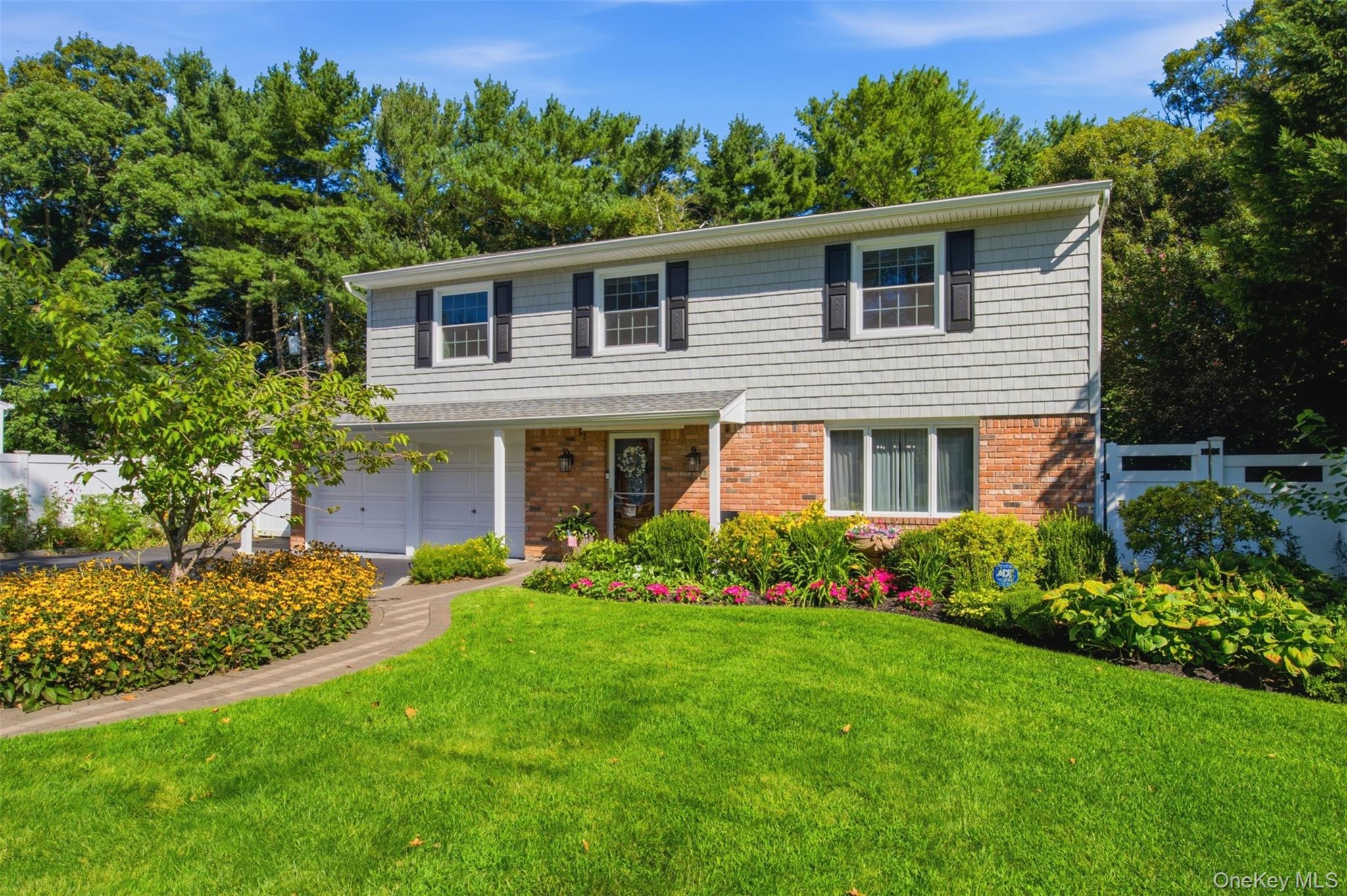 17 White Cliff Lane – For Sale photo 4