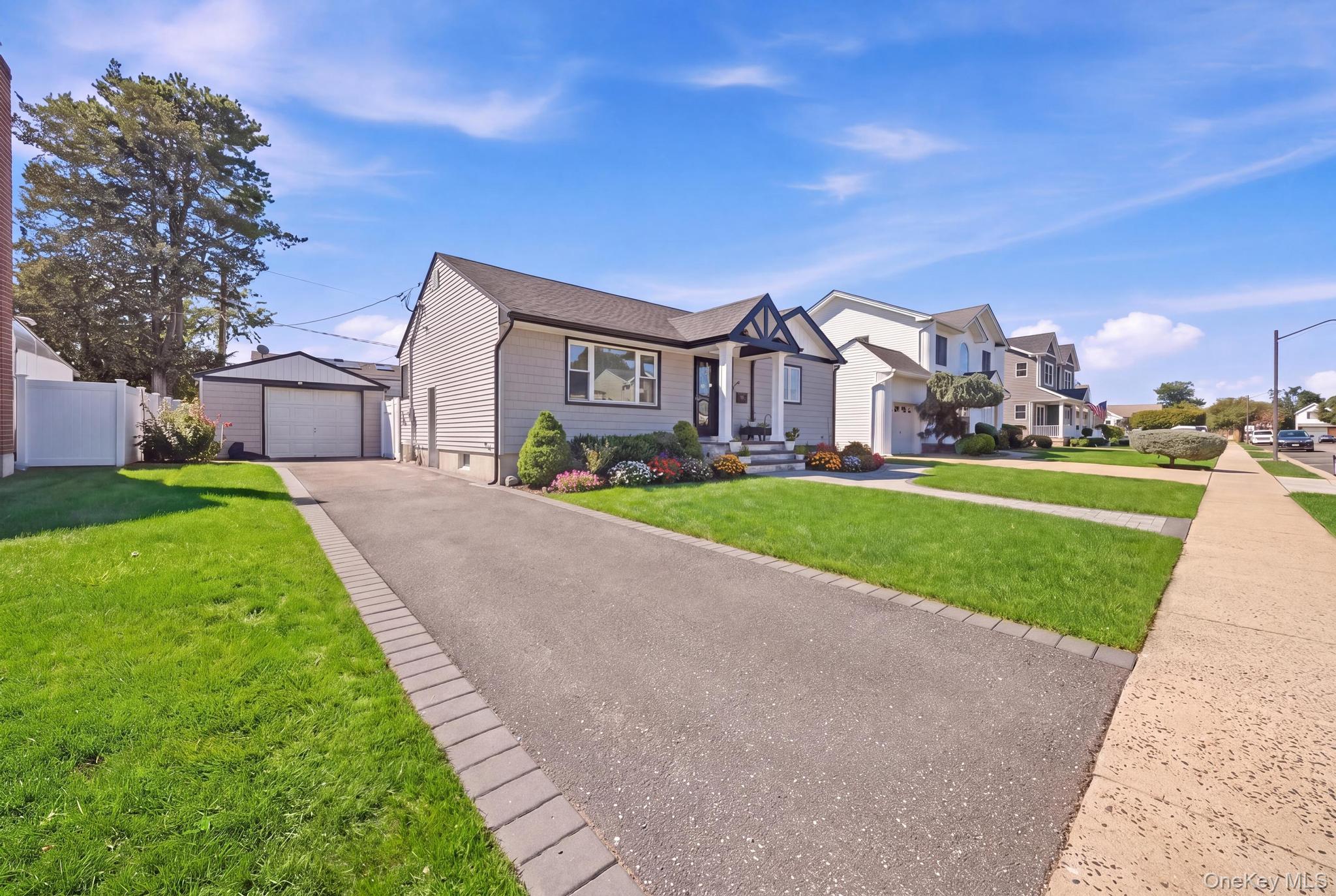 18 Devon Road – For Sale photo 2