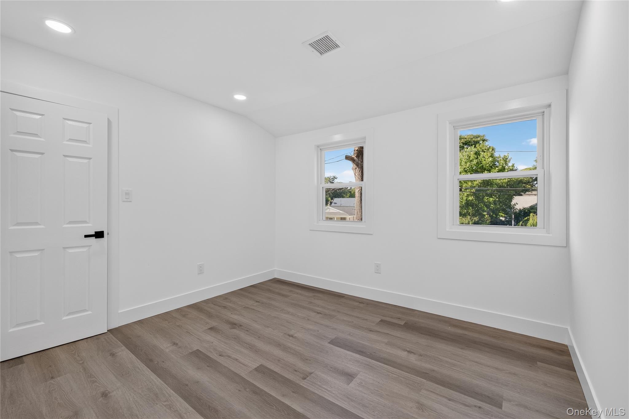 10 Harrison Drive – For Sale photo 23