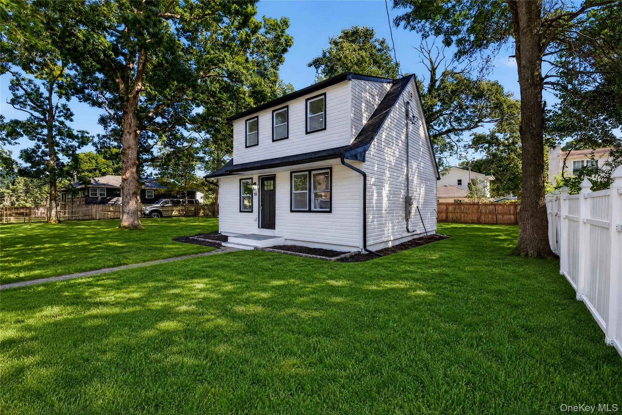 10 Harrison Drive – For Sale photo 2