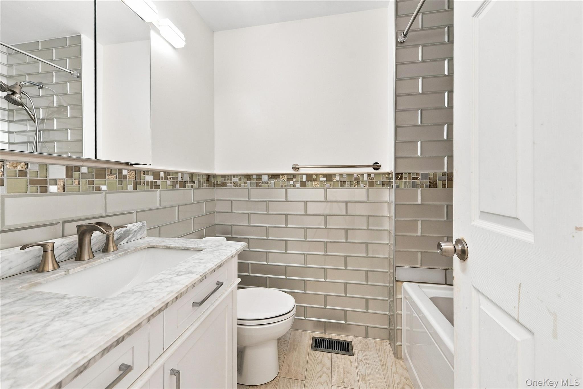 217 Sunset Boulevard, Unit 9217G photo 4