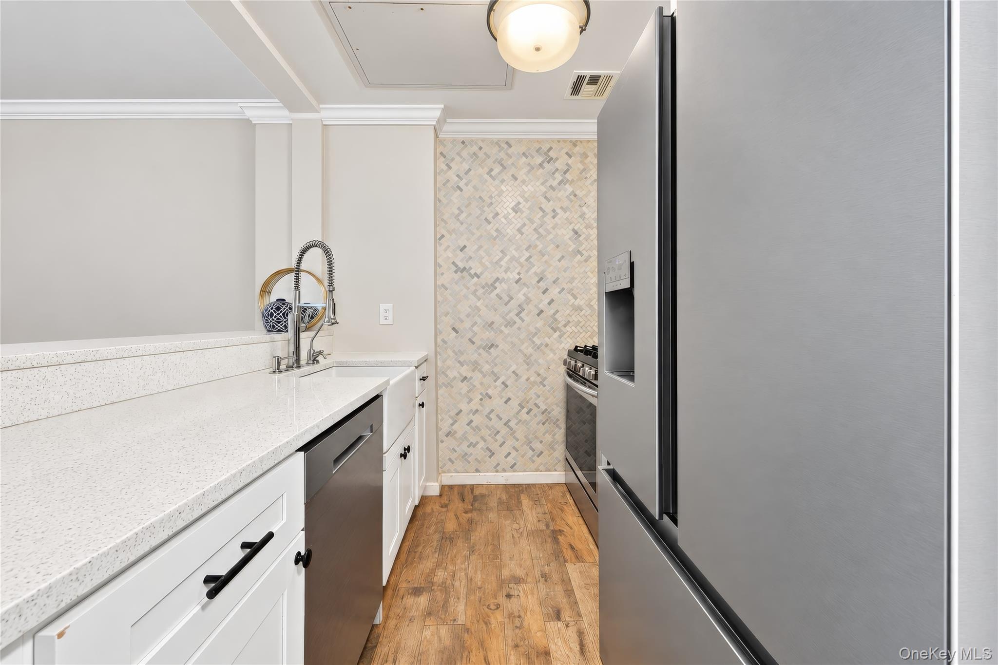 217 Sunset Boulevard, Unit 9217G photo 19