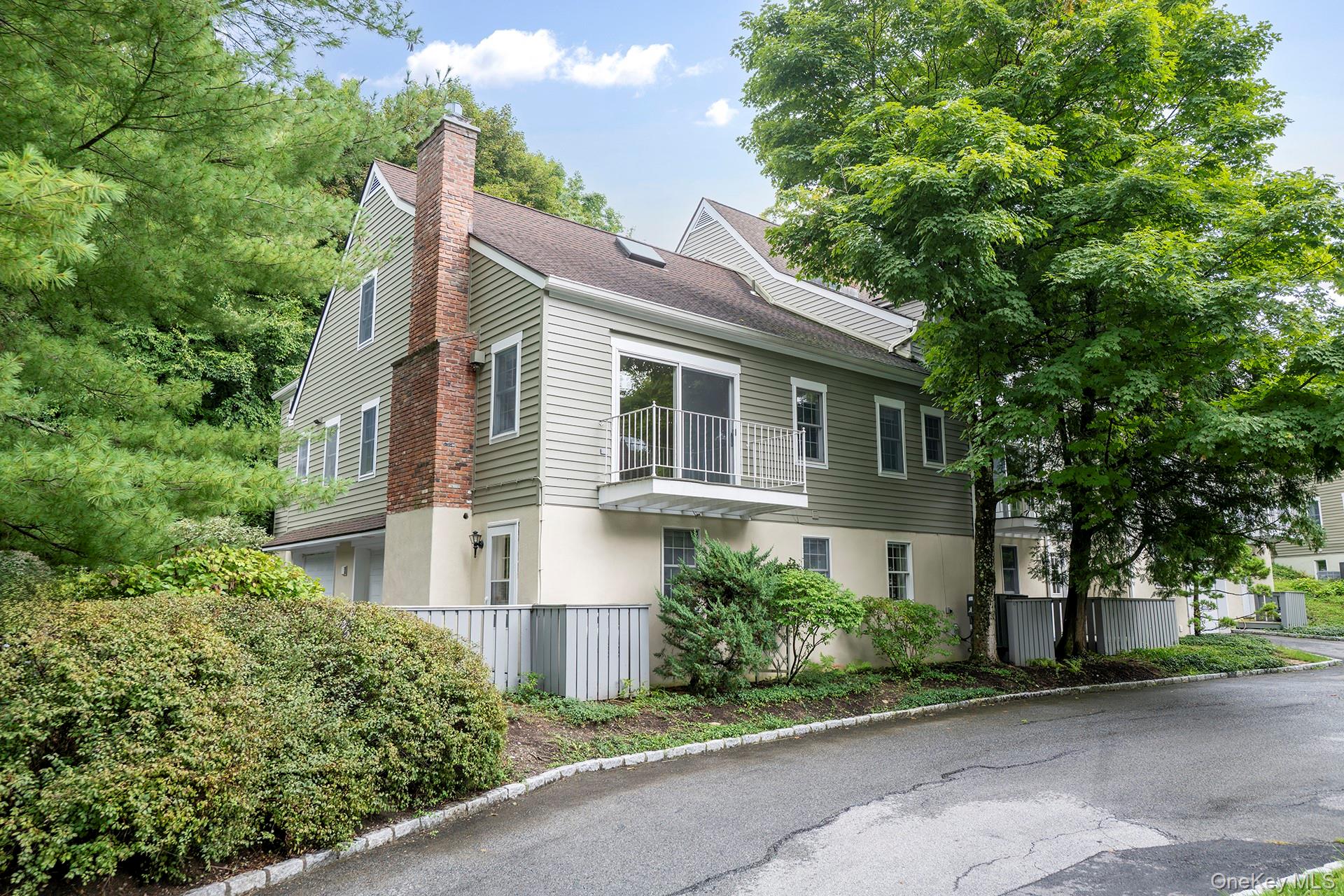 24 Millbrook Hollow Lane – For Rent photo 2