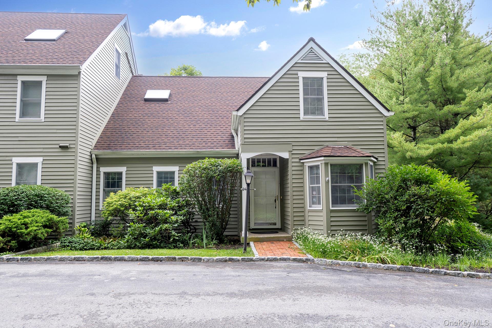 24 Millbrook Hollow Lane – For Rent