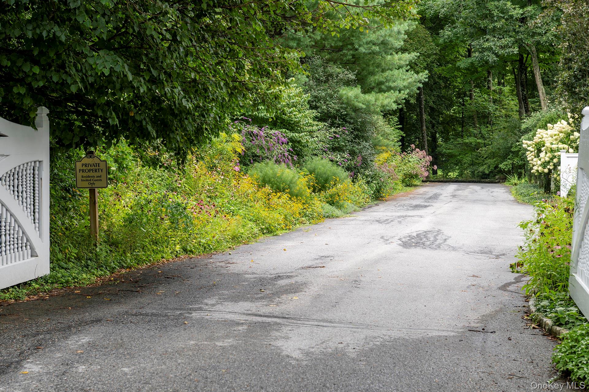 24 Millbrook Hollow Lane – For Rent photo 33