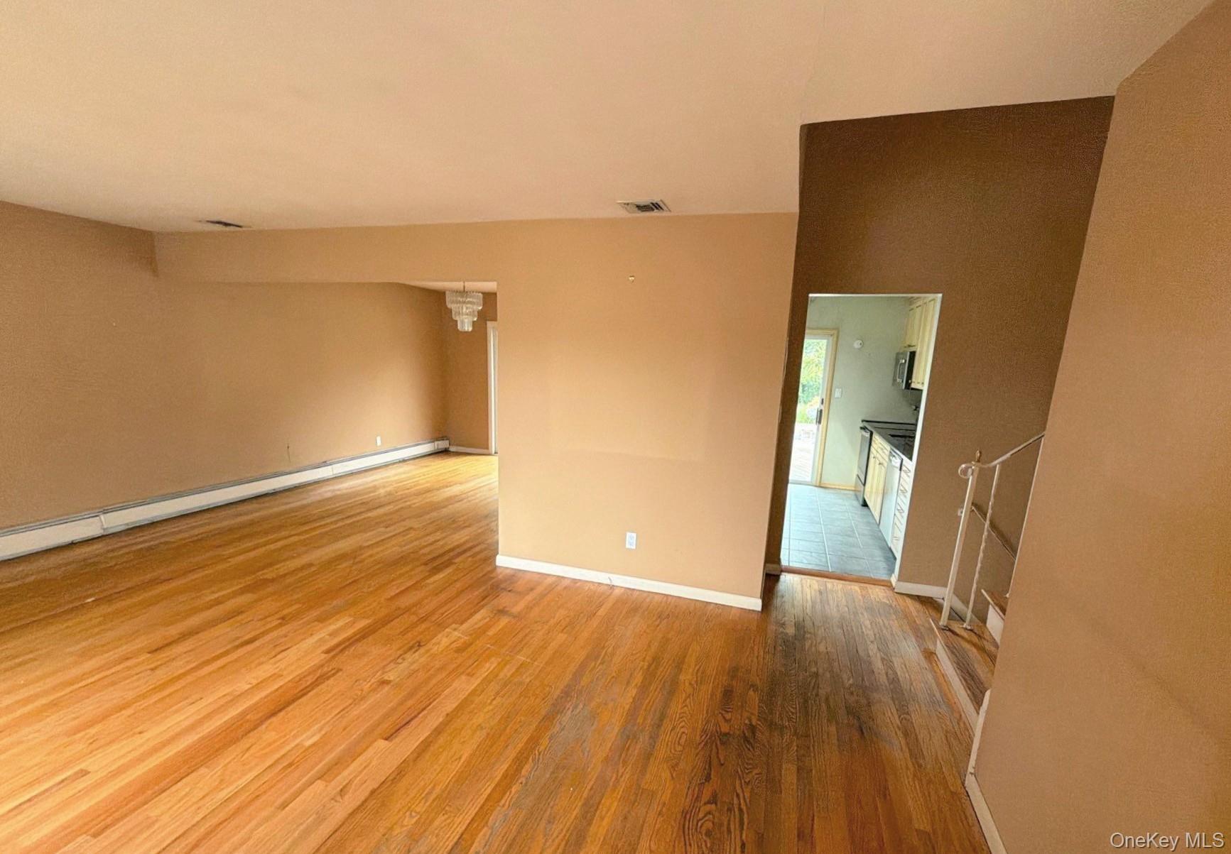 35 Eagle Lane – For Sale photo 2