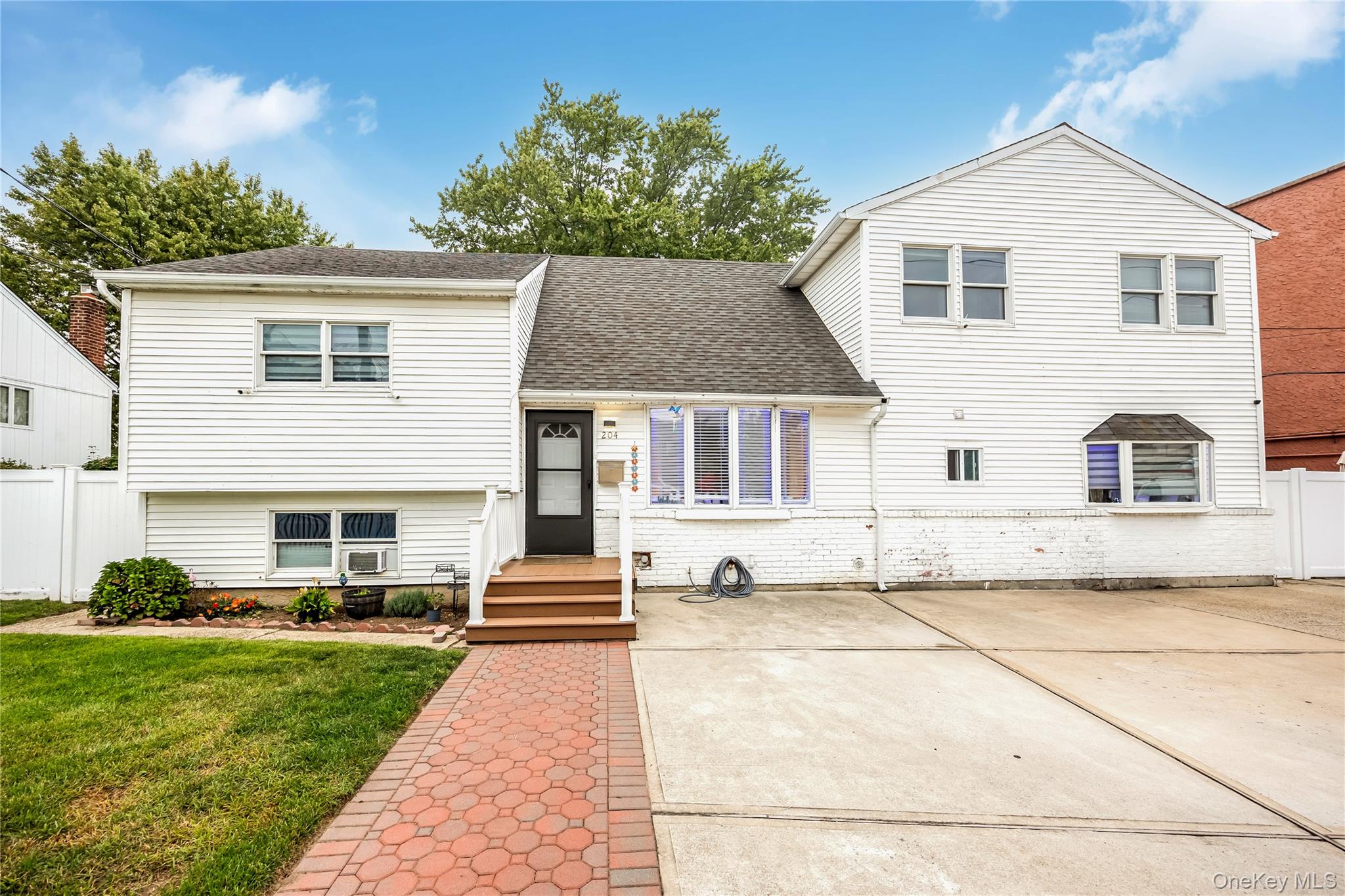 204 Bayside Avenue – For Sale