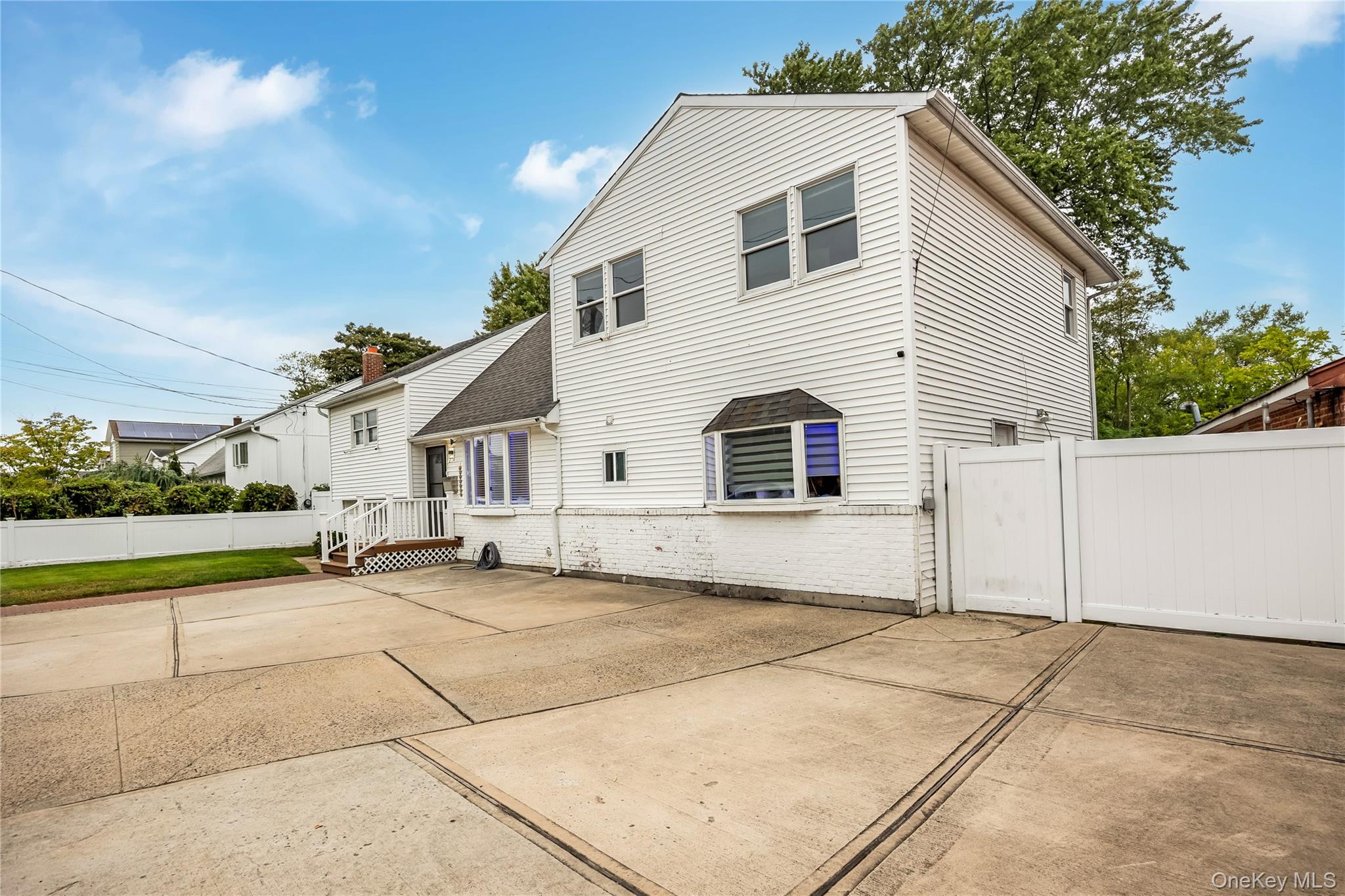 204 Bayside Avenue – For Sale photo 3
