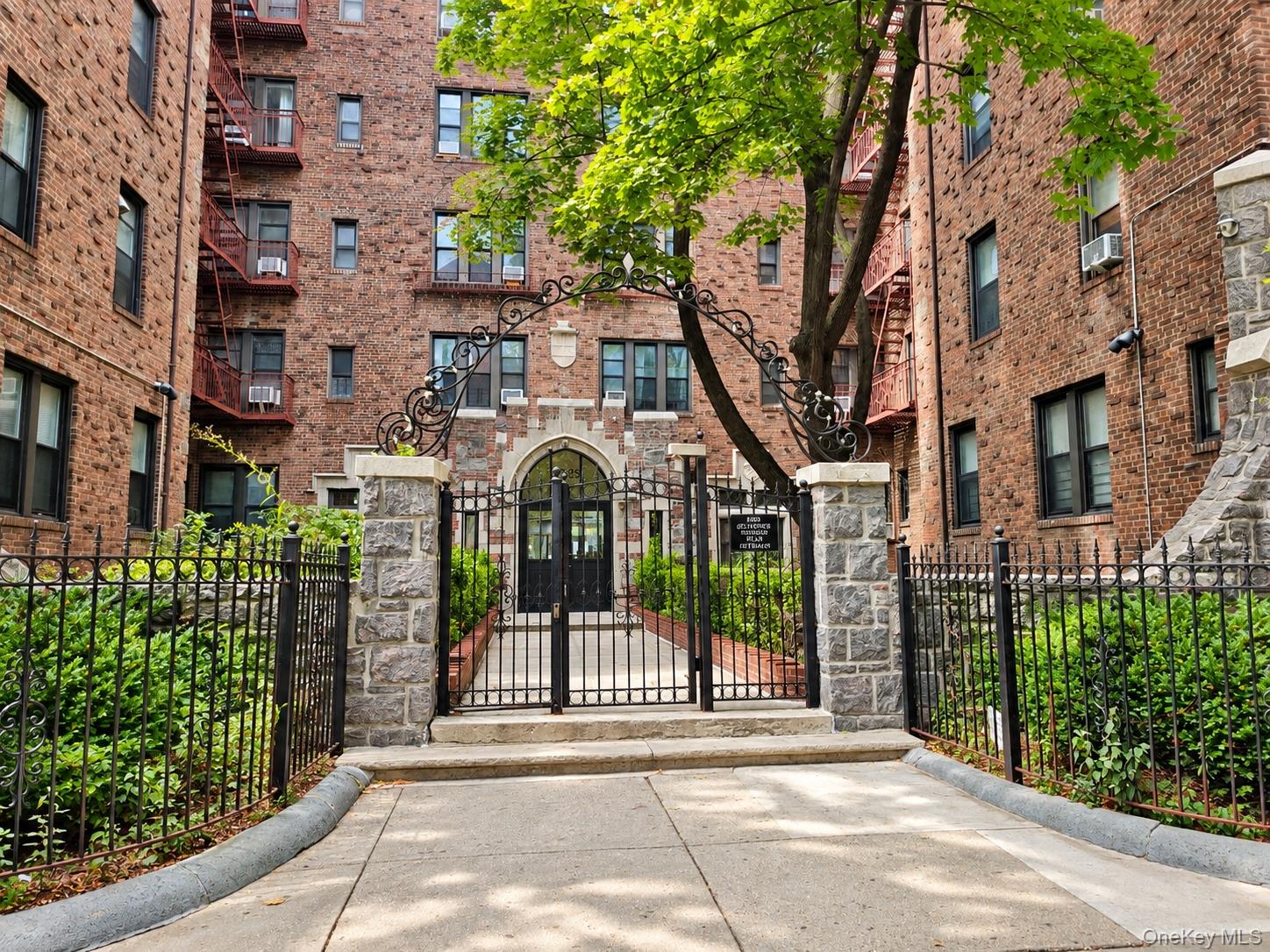 9205 Whitney Avenue, Unit A27