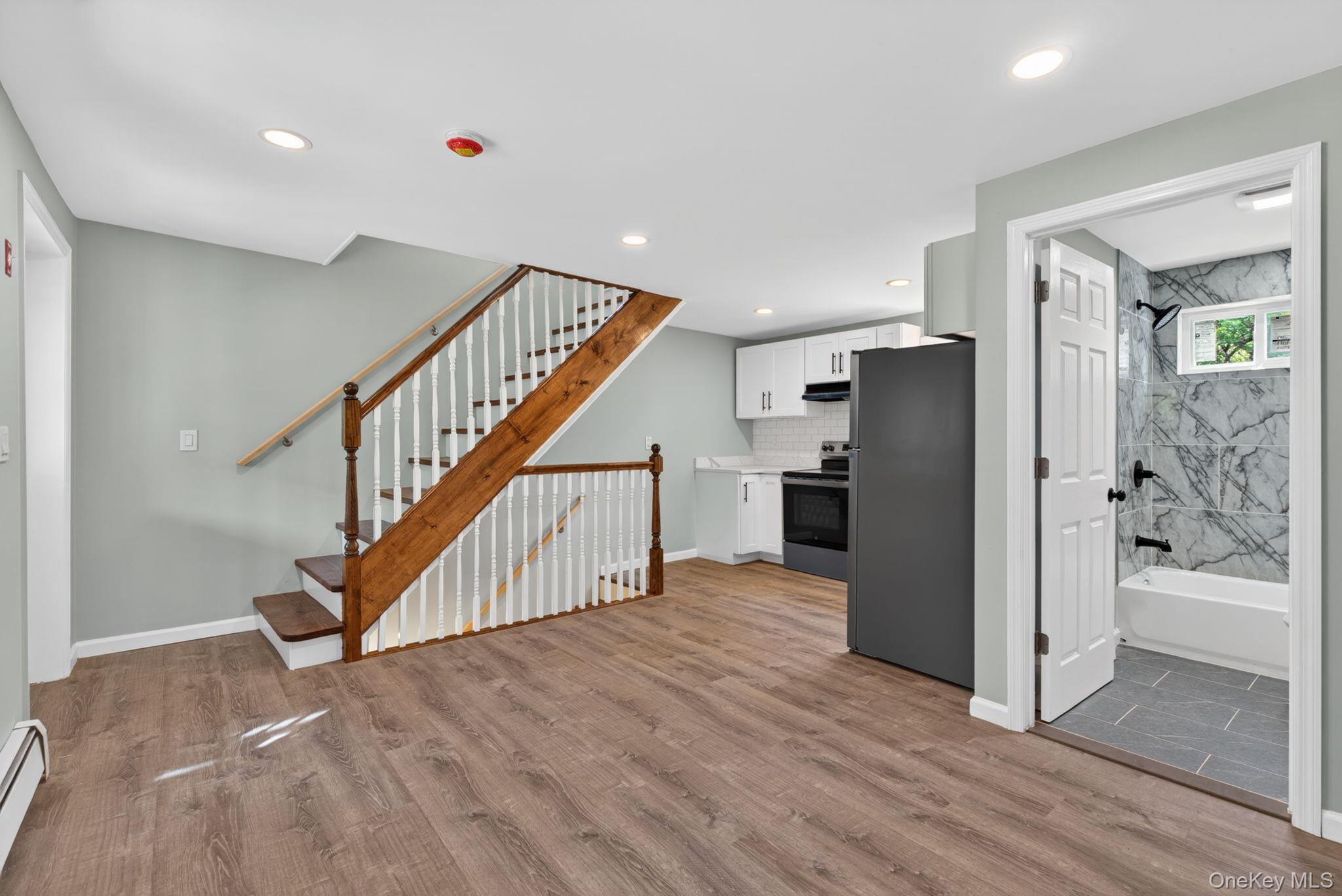 152 N Clinton Street – For Sale photo 4