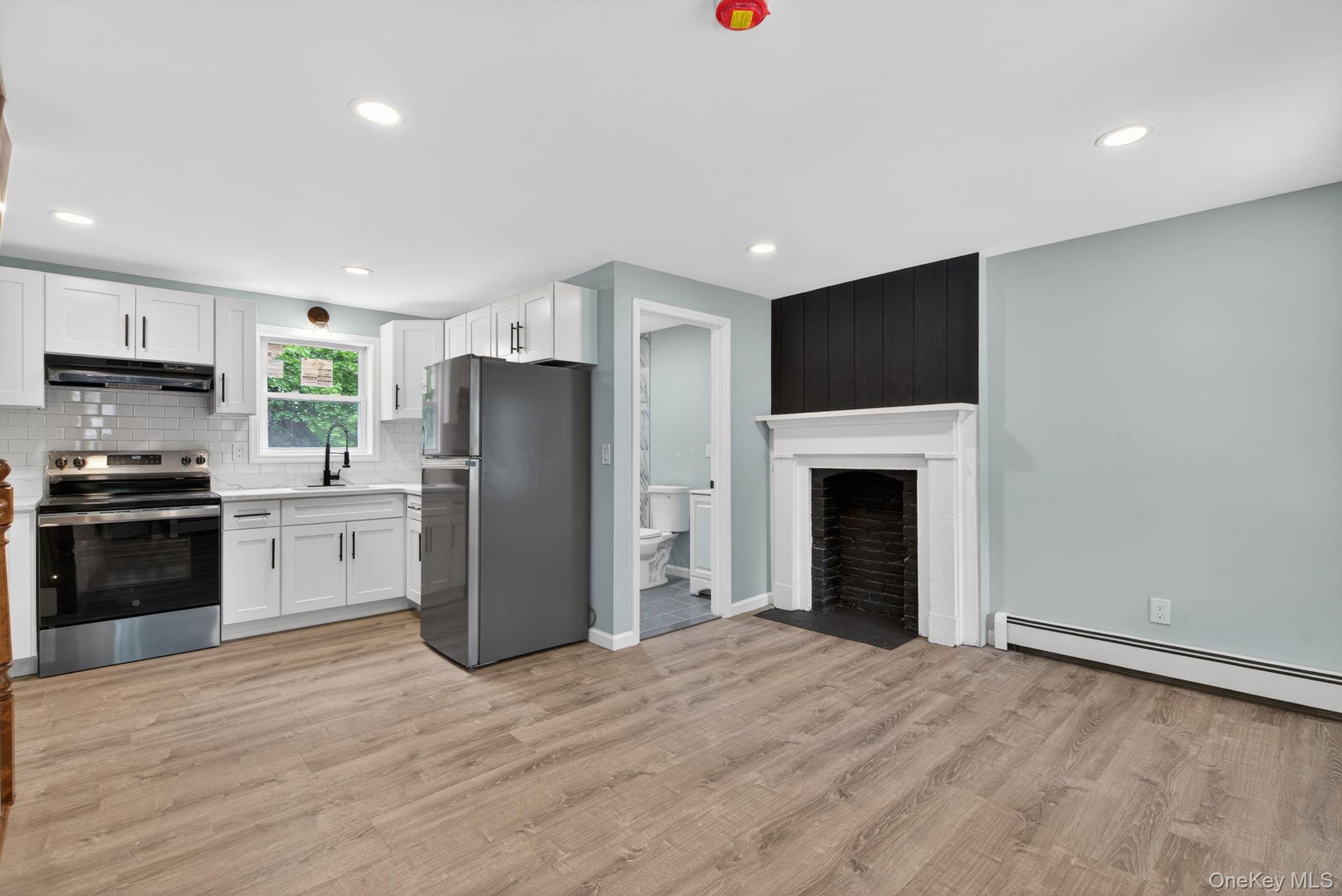 152 N Clinton Street – For Sale photo 3