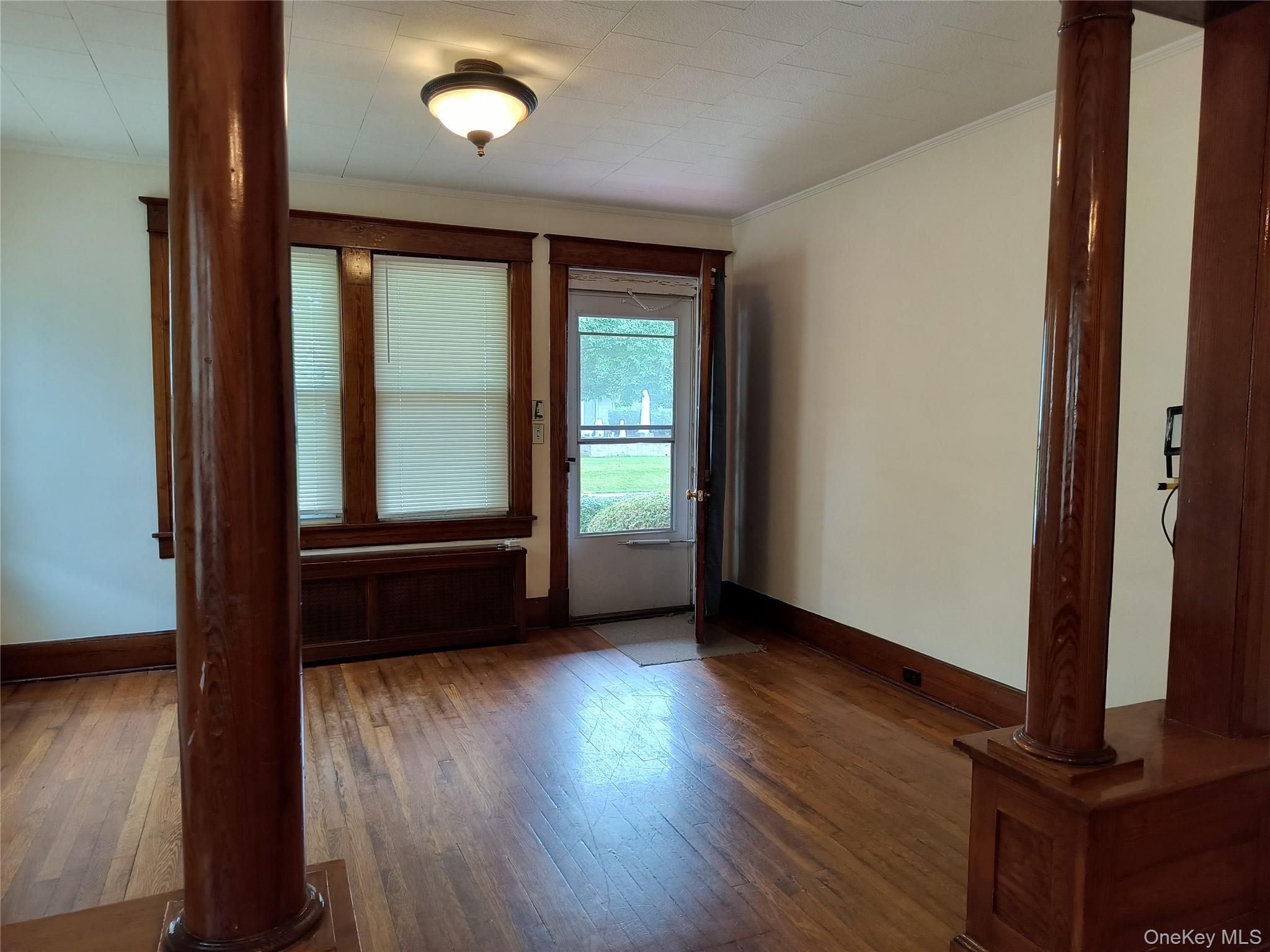 37 Cross Street – For Rent photo 2