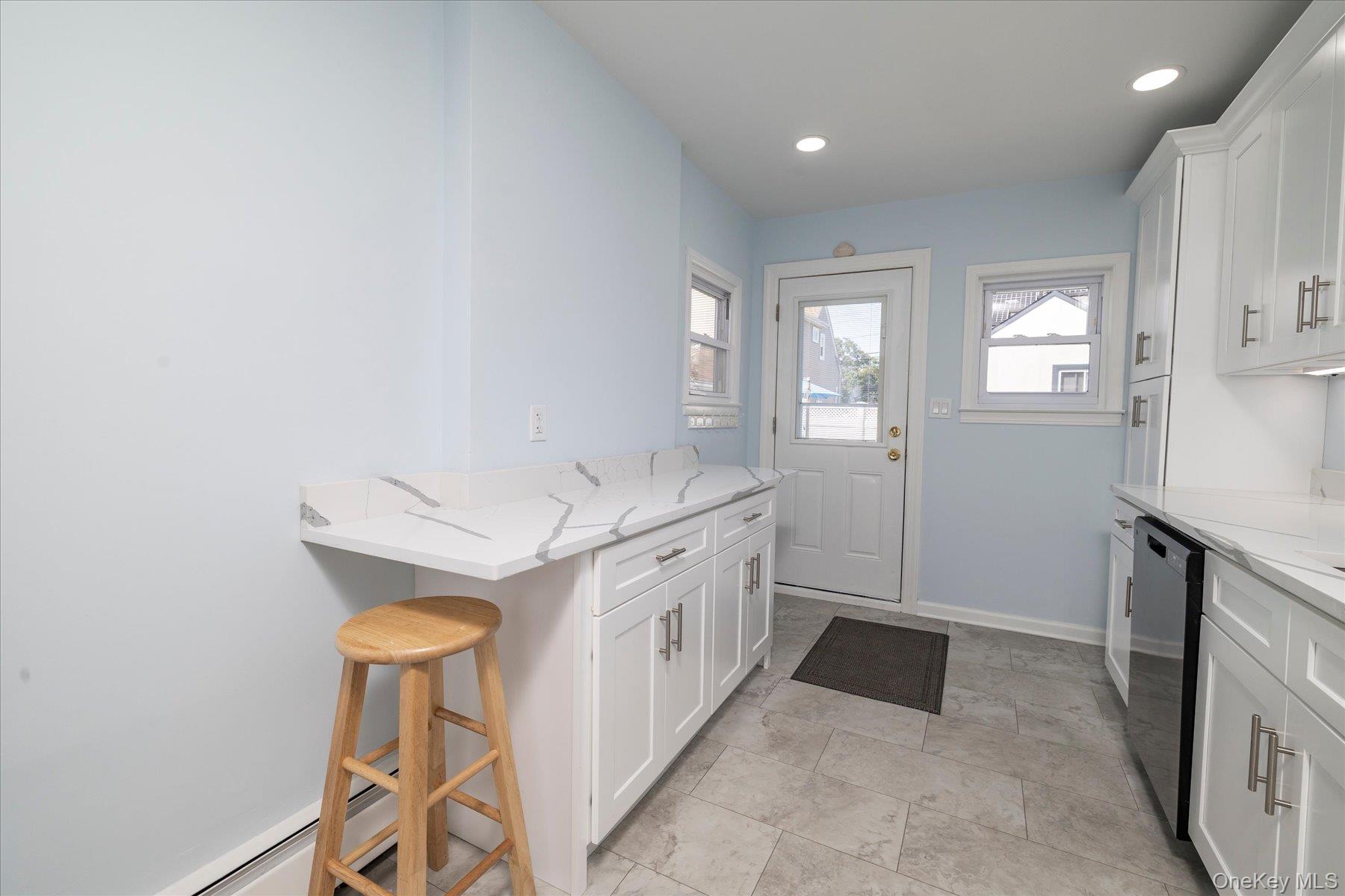 48 W Windsor Parkway – For Sale photo 20
