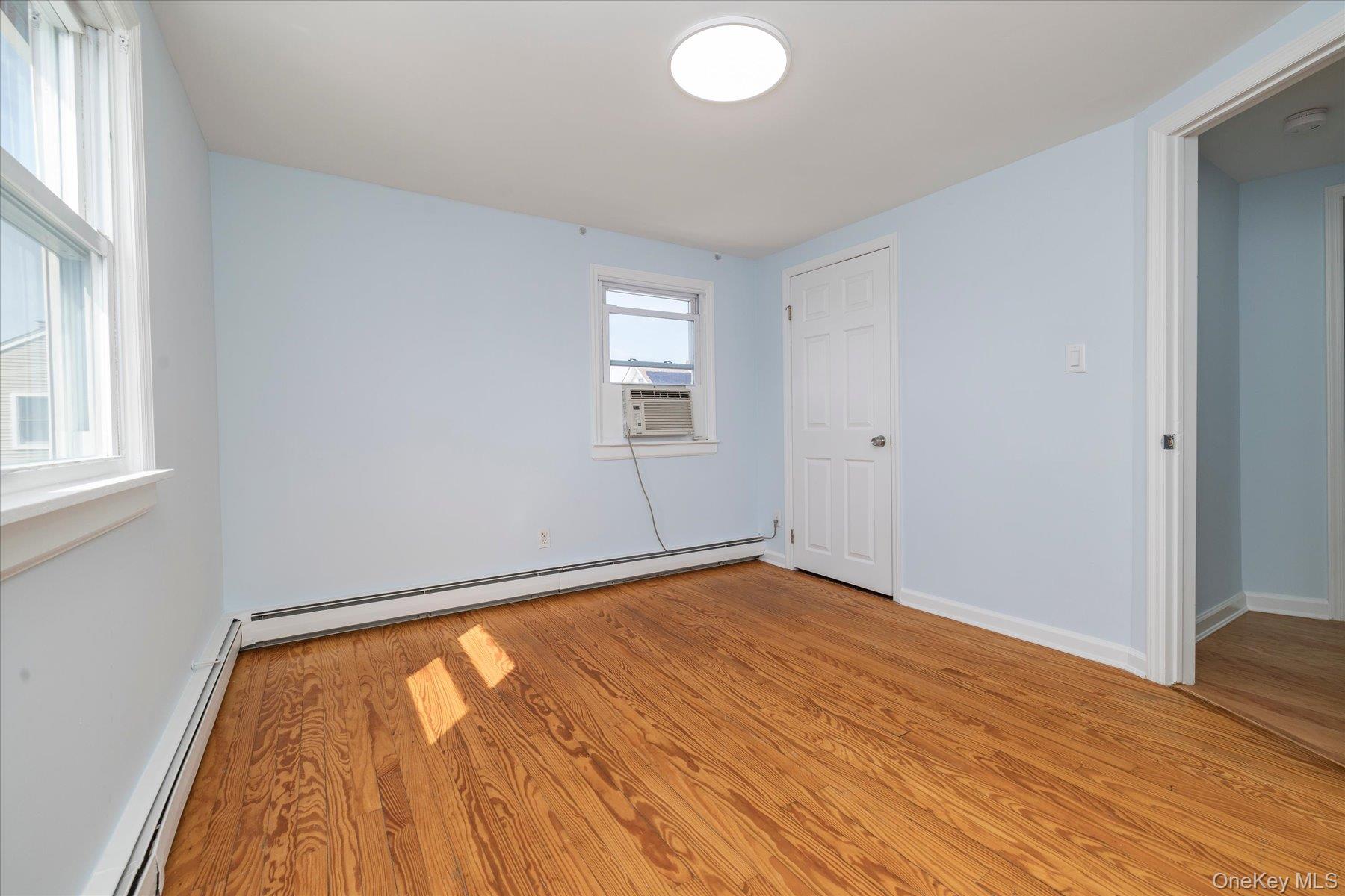 48 W Windsor Parkway – For Sale photo 25