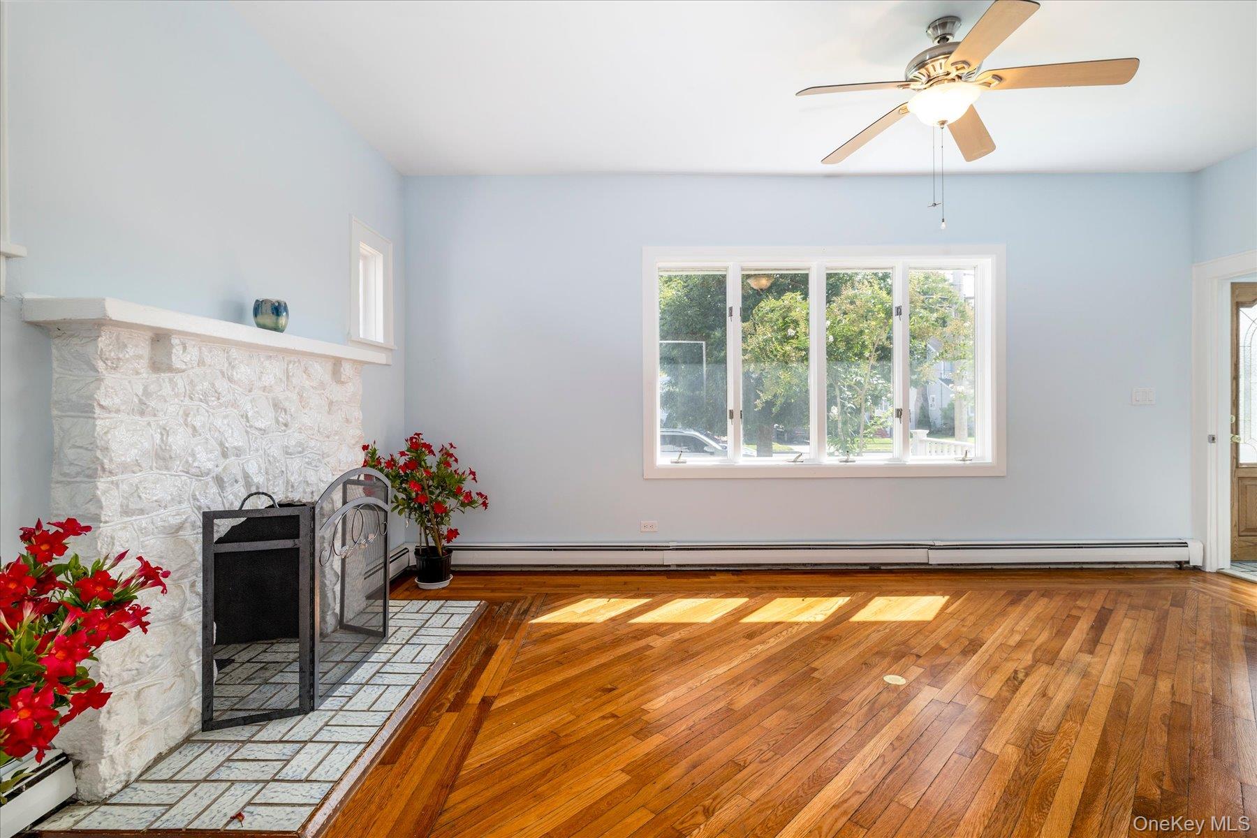 48 W Windsor Parkway – For Sale photo 12