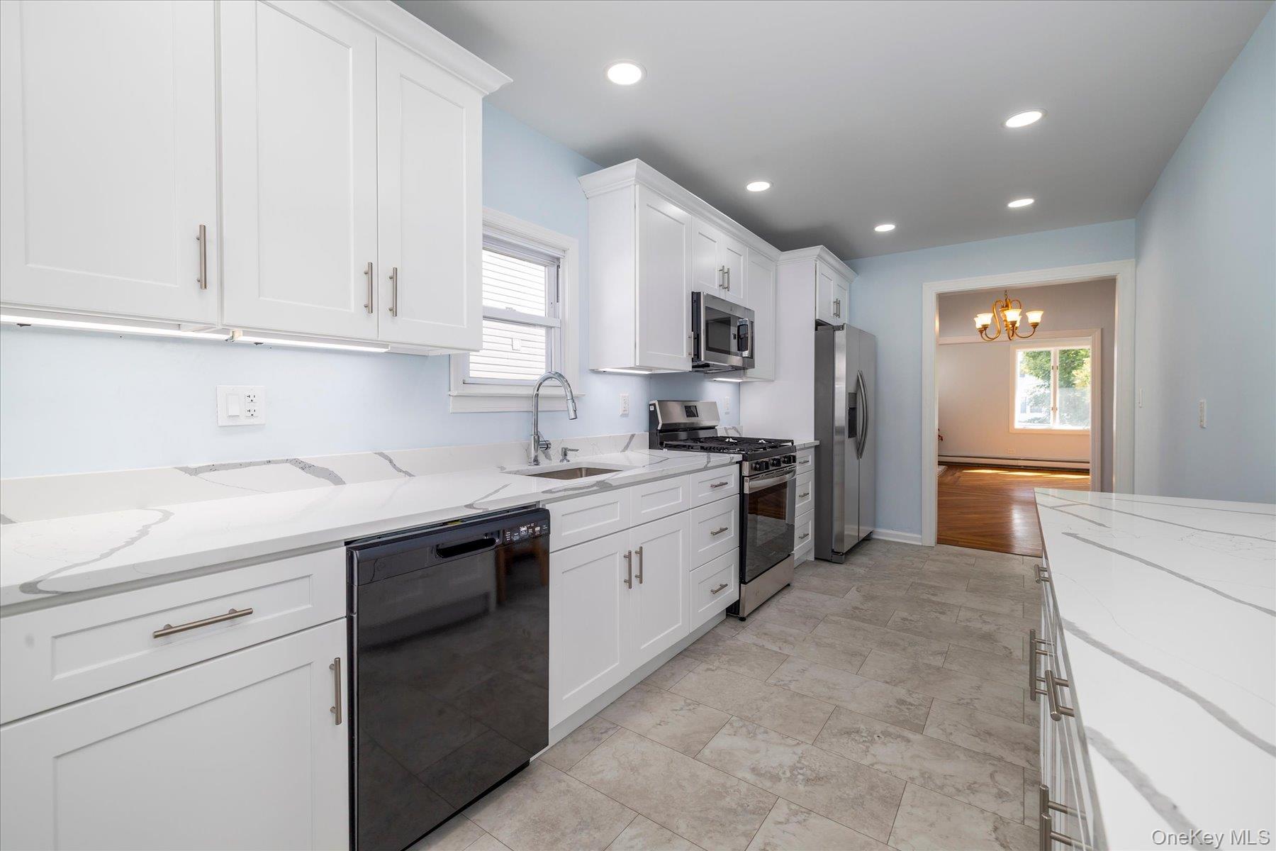 48 W Windsor Parkway – For Sale photo 19