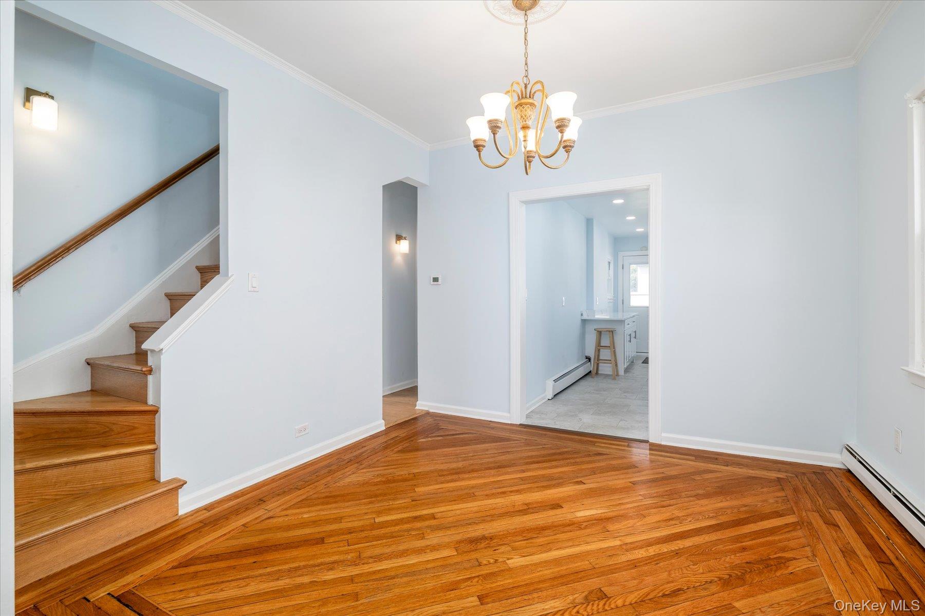 48 W Windsor Parkway – For Sale photo 14