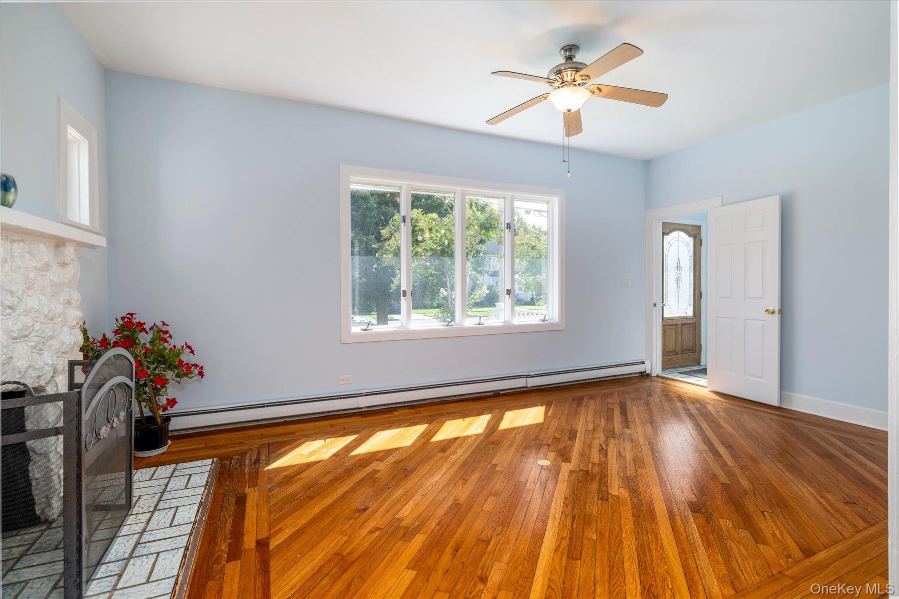 48 W Windsor Parkway – For Sale photo 13