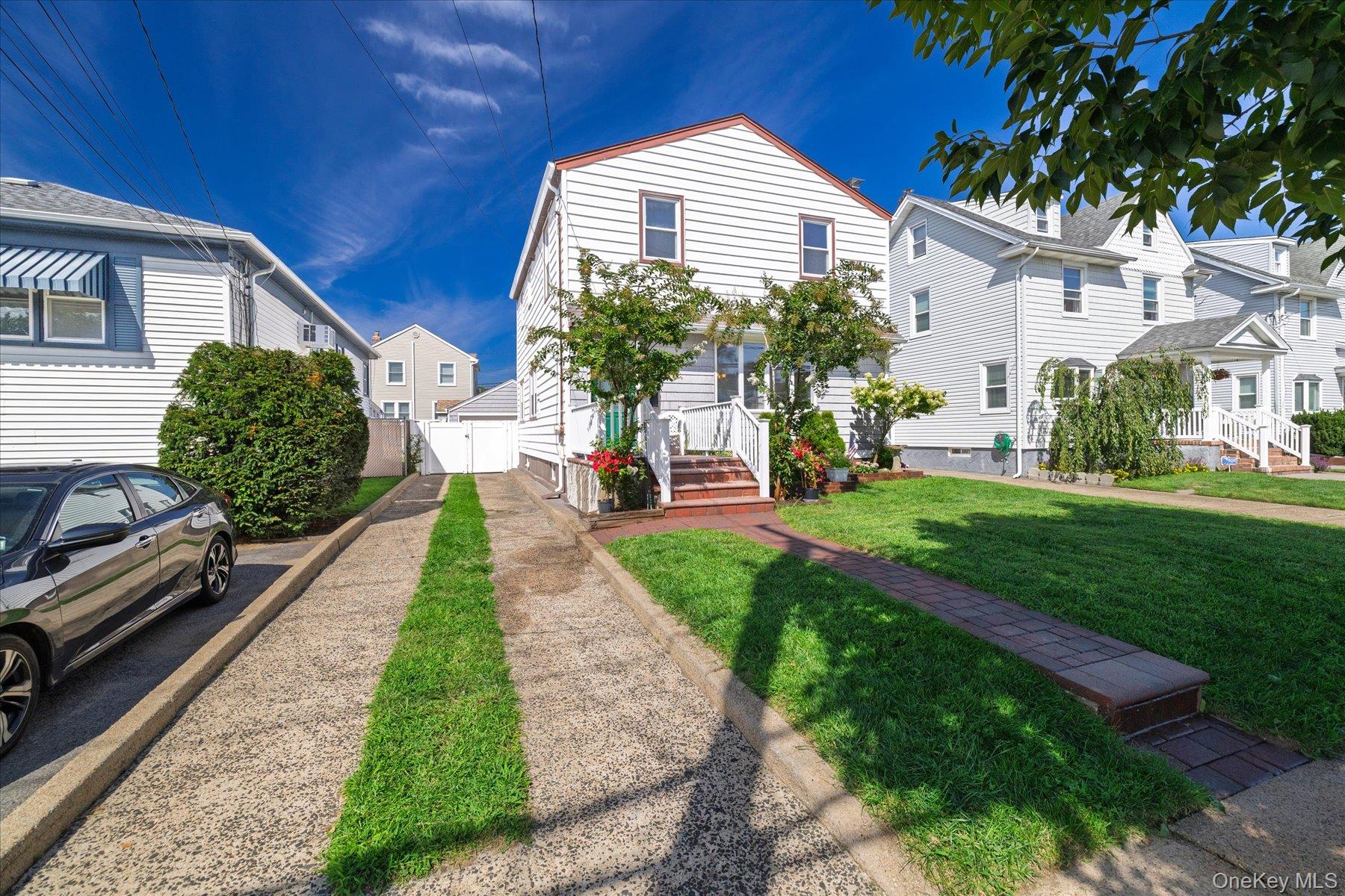 48 W Windsor Parkway – For Sale photo 4