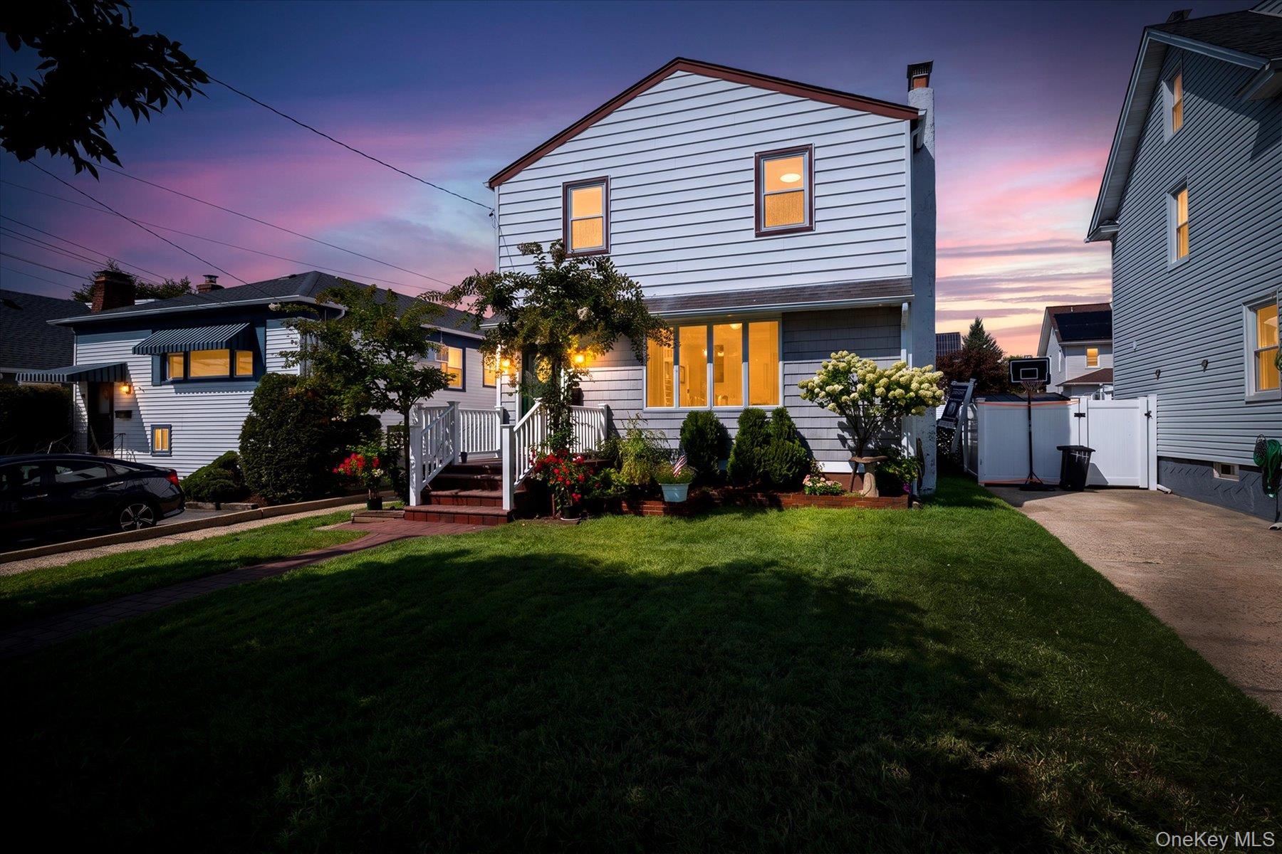 48 W Windsor Parkway – For Sale