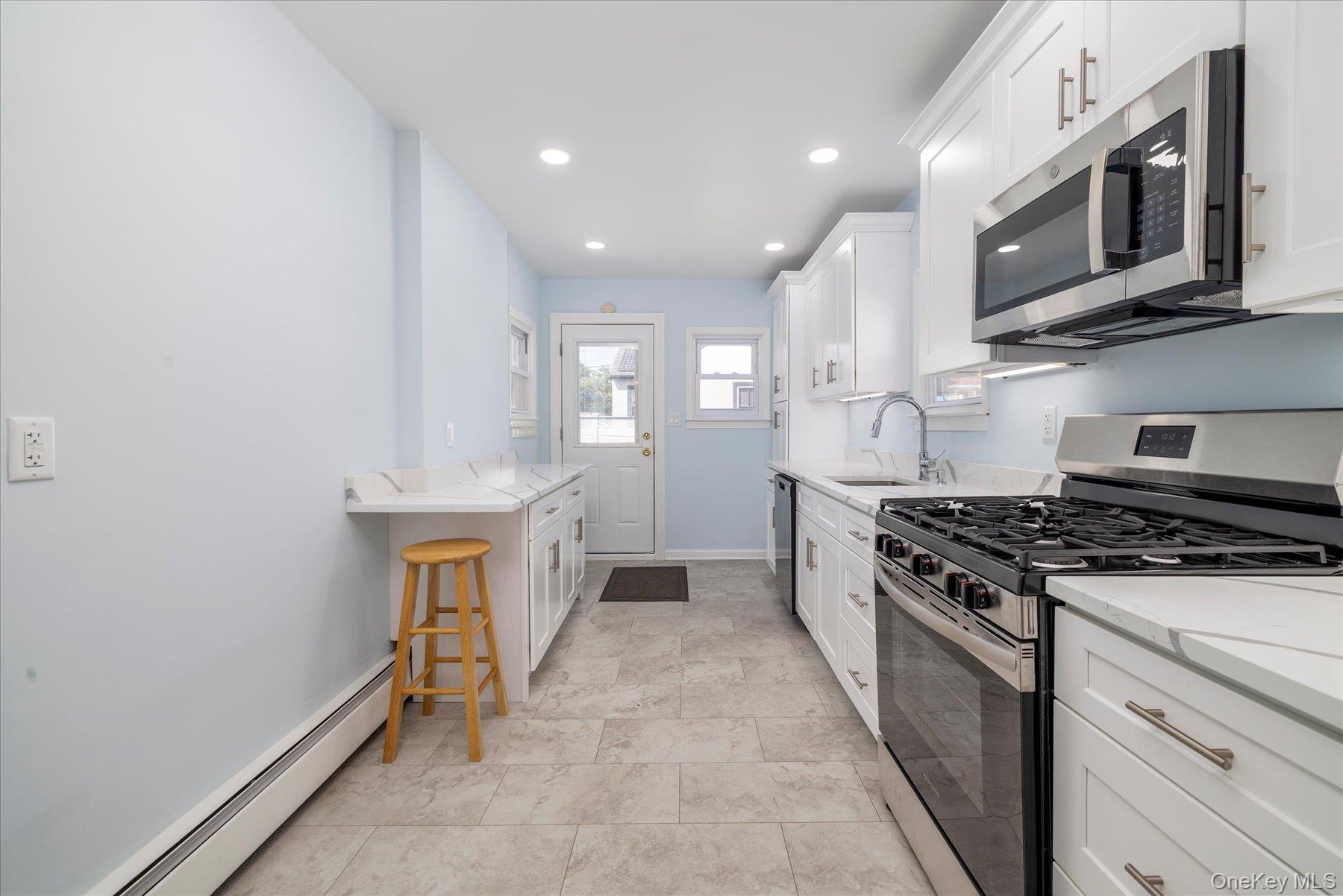 48 W Windsor Parkway – For Sale photo 18