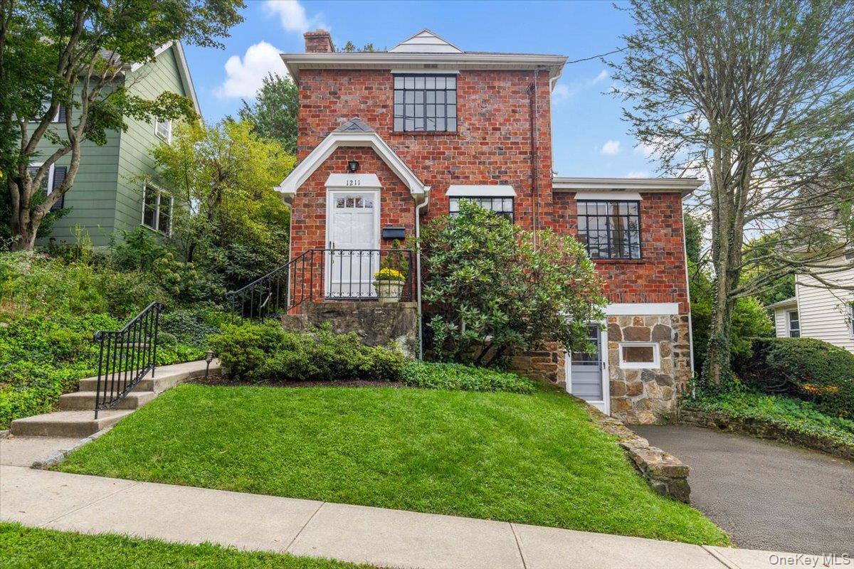 1211 Park Avenue – For Sale