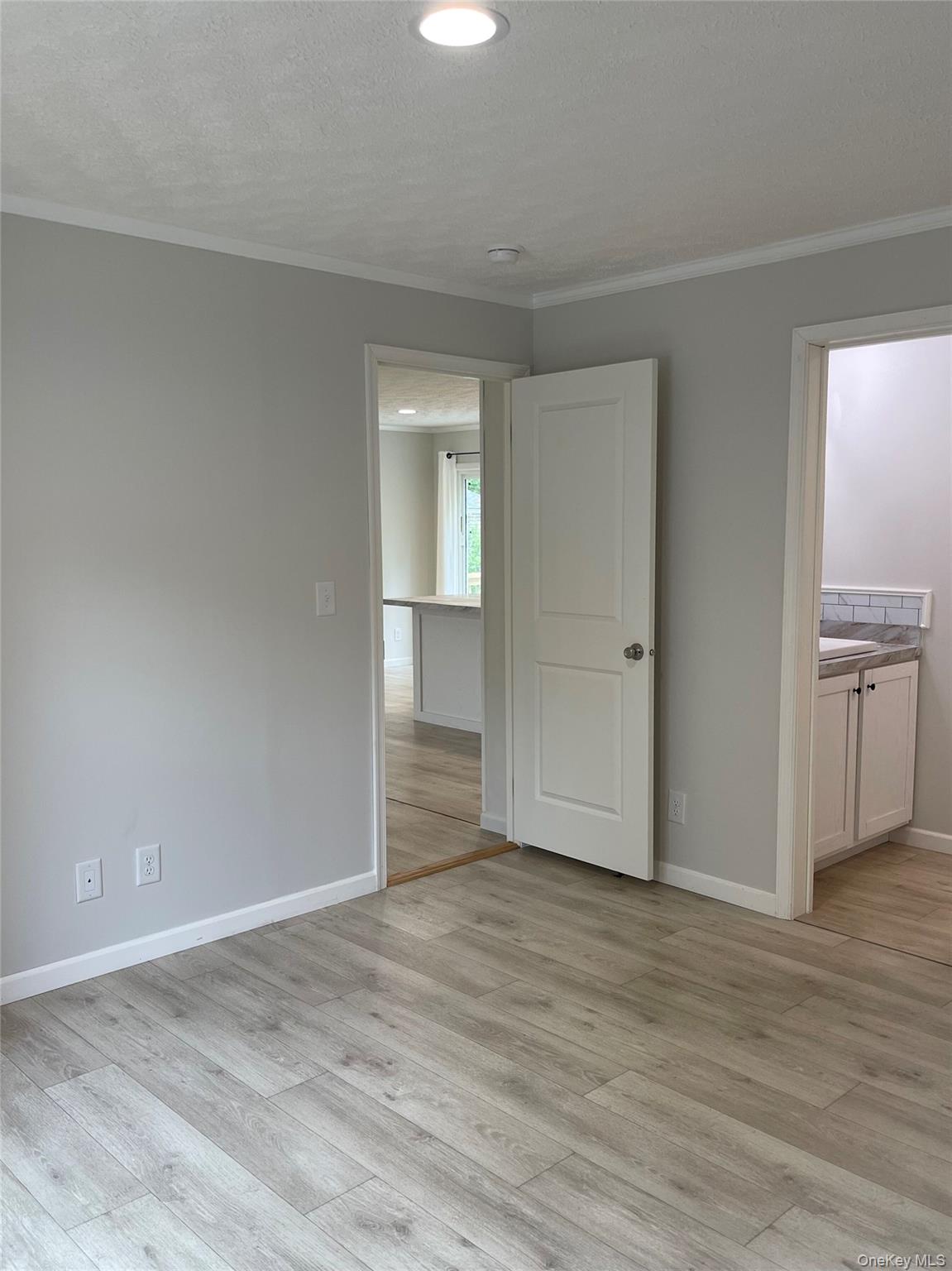 9 Odell – For Sale photo 11