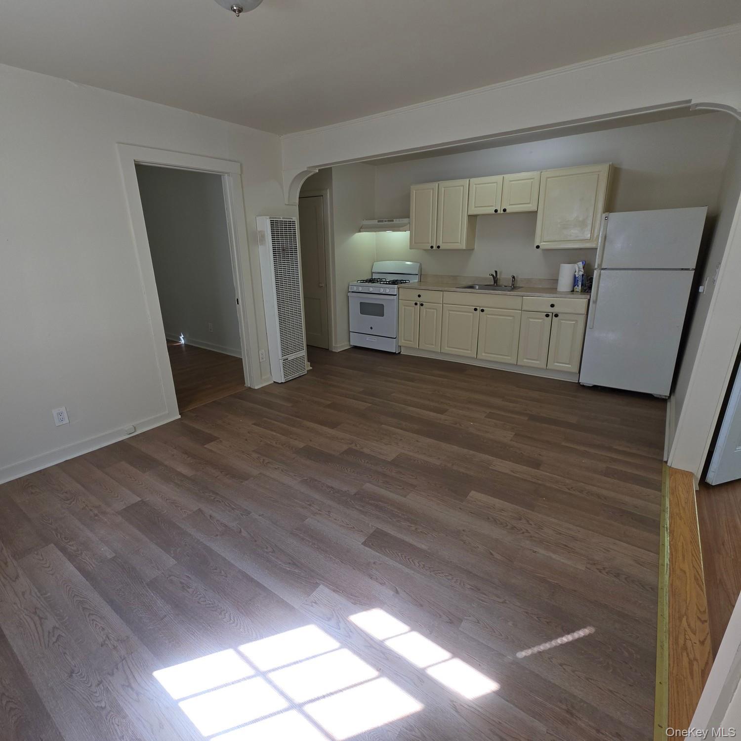 4 Storybrook Lane W – For Rent photo 4
