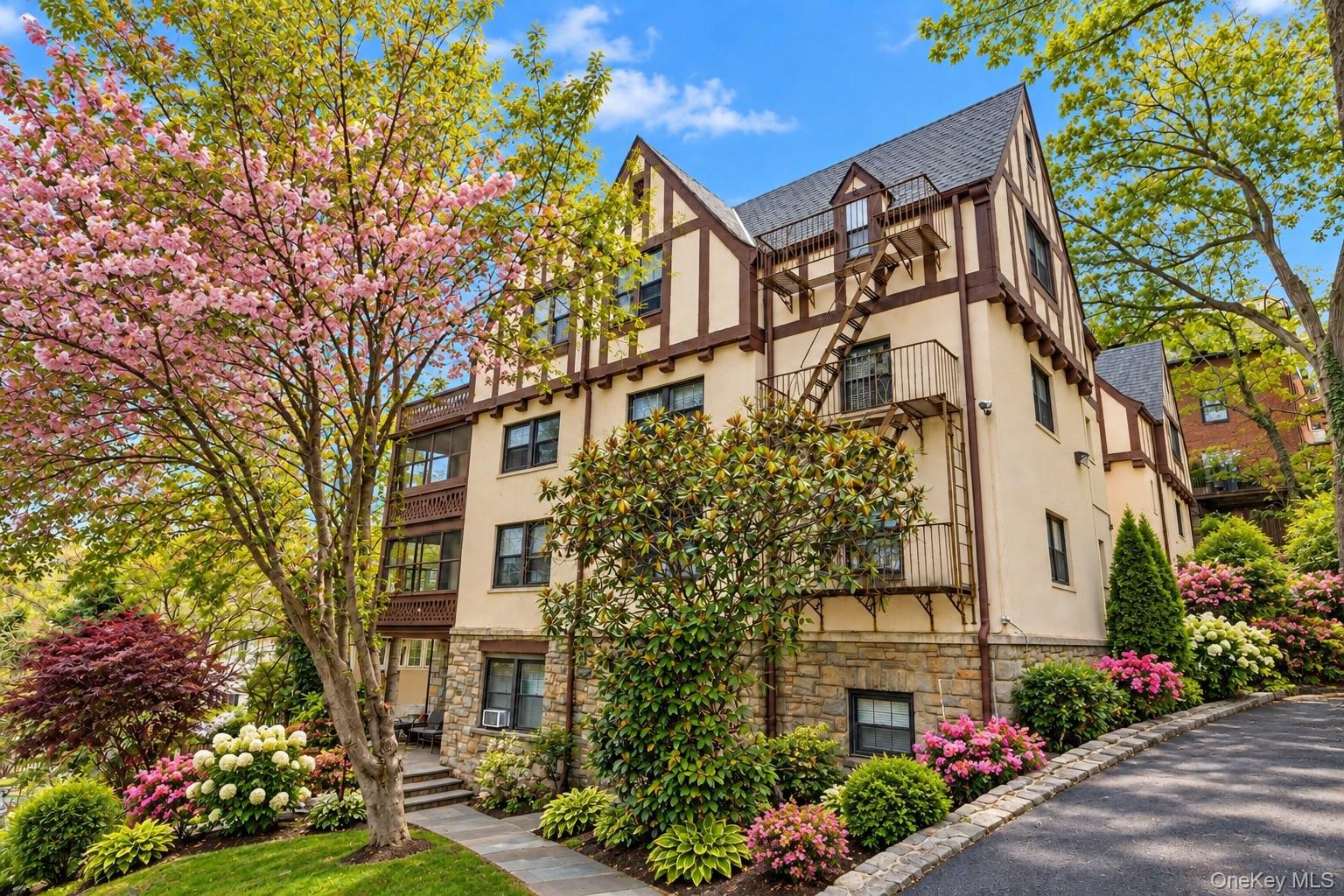 64 Kensington Road, Unit 3B