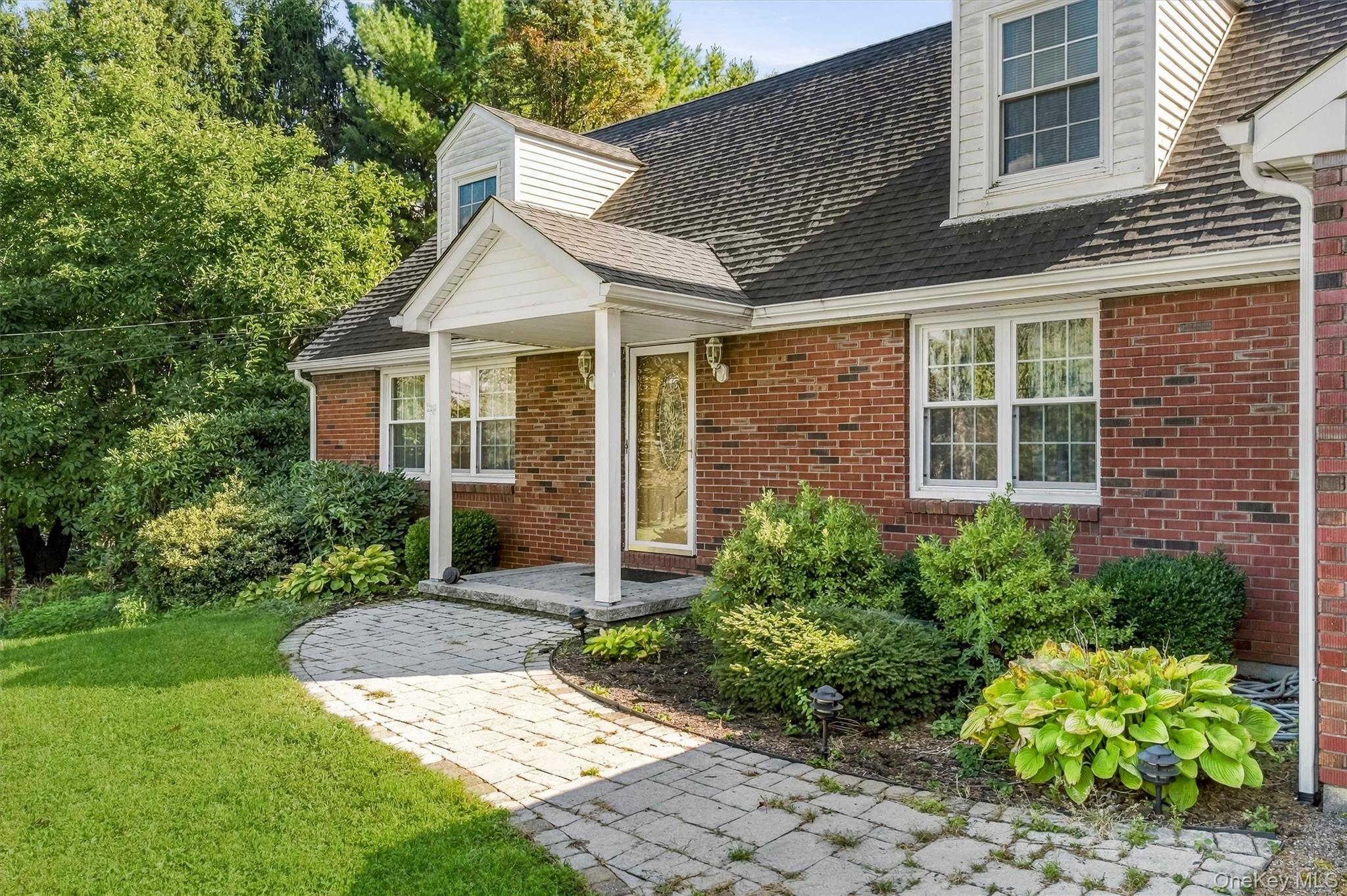 17 Chestnut Lane – For Sale photo 3