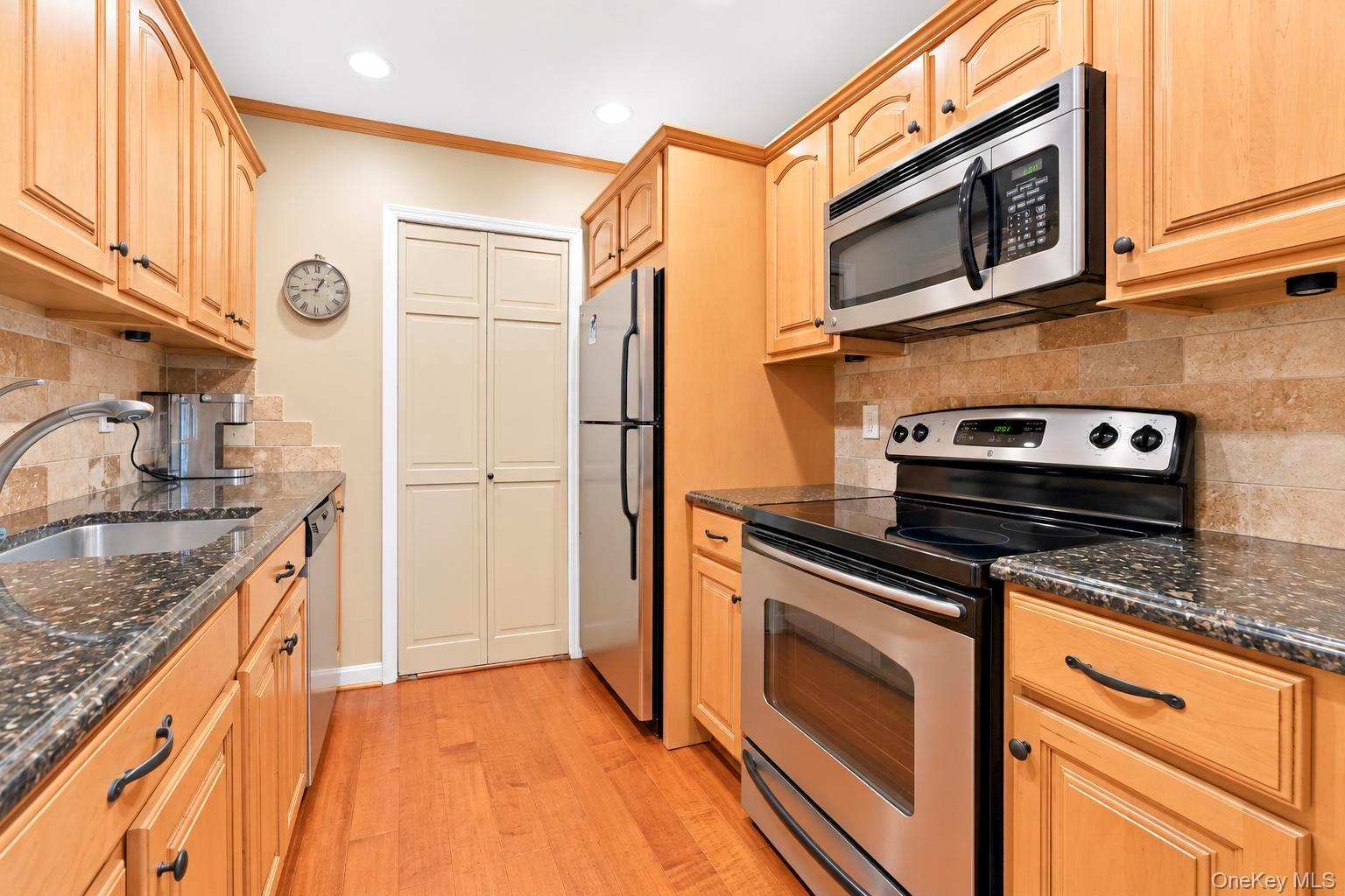 107 Richmond Boulevard, Unit 4B photo 22