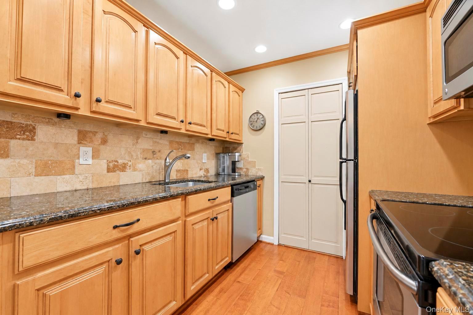 107 Richmond Boulevard, Unit 4B photo 20