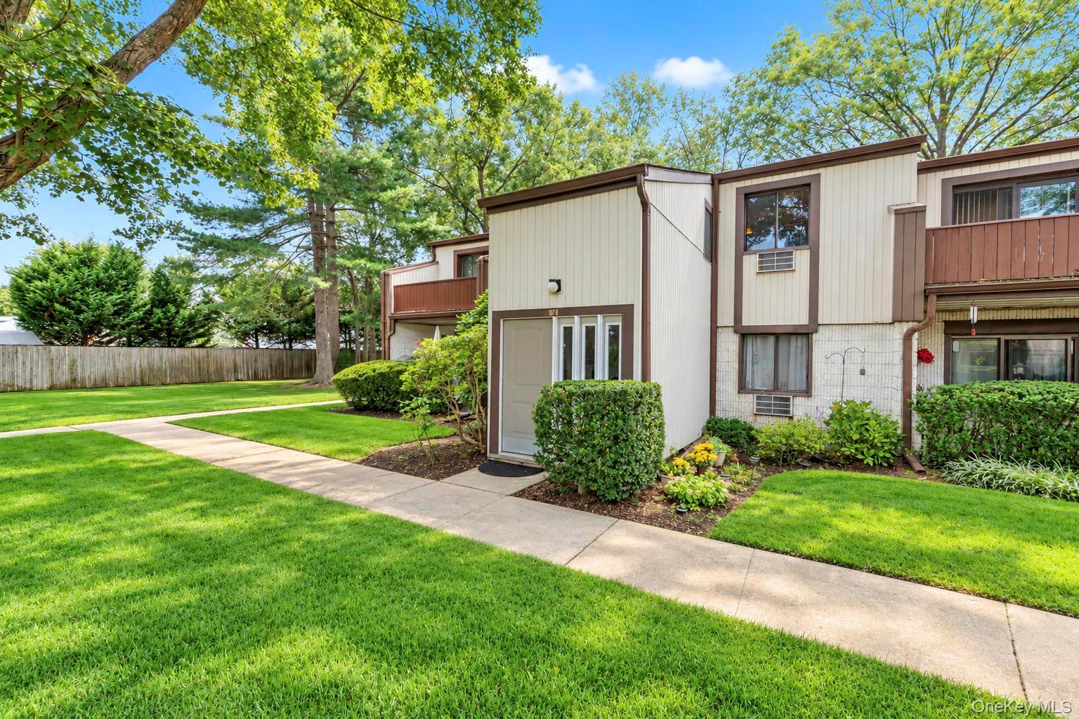 107 Richmond Boulevard, Unit 4B photo 3