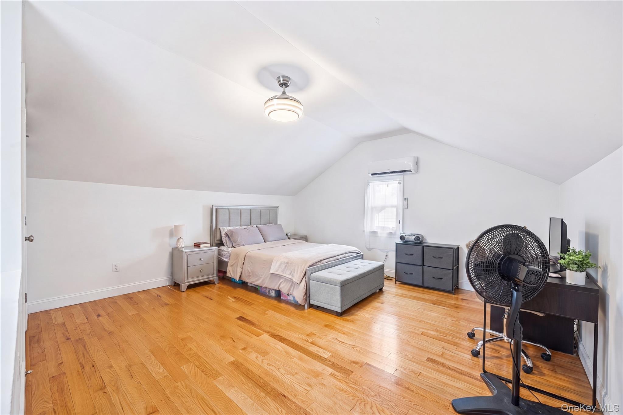 432 Bedford Avenue – For Sale photo 23