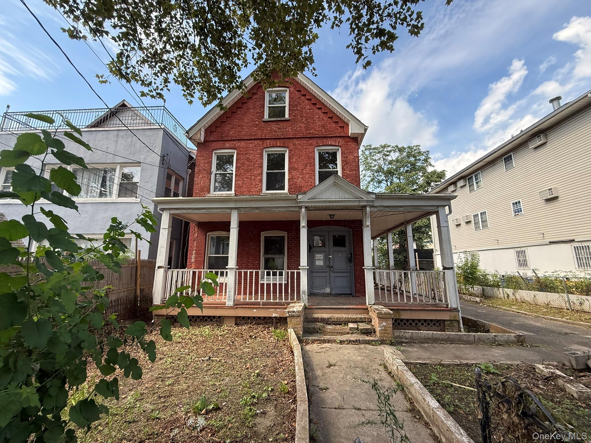 332 S 6th Avenue – For Sale