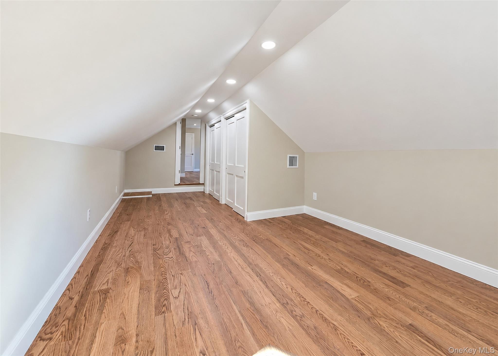 19 Victoria Lane – For Sale photo 27