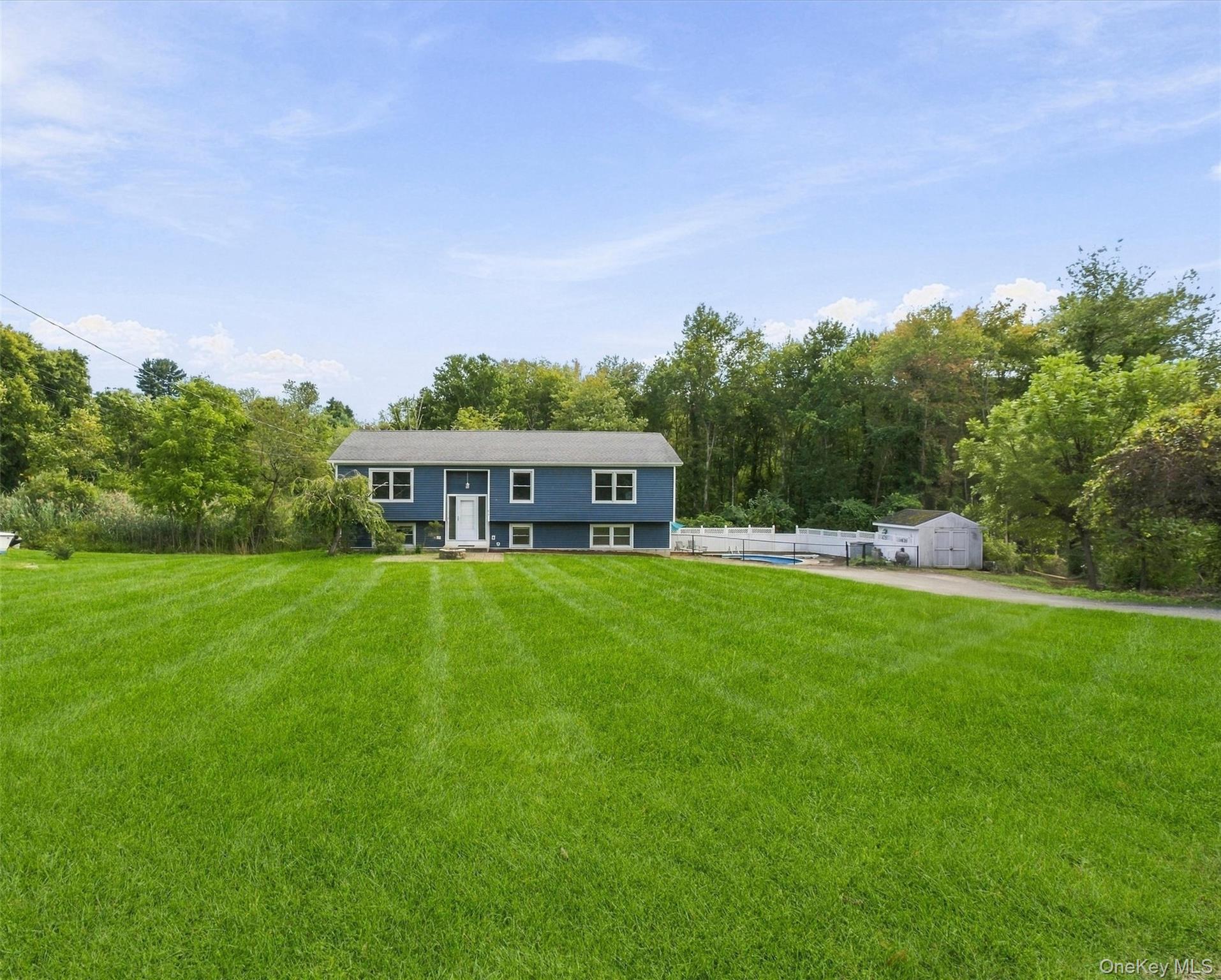 77 Robin Drive – For Sale photo 2