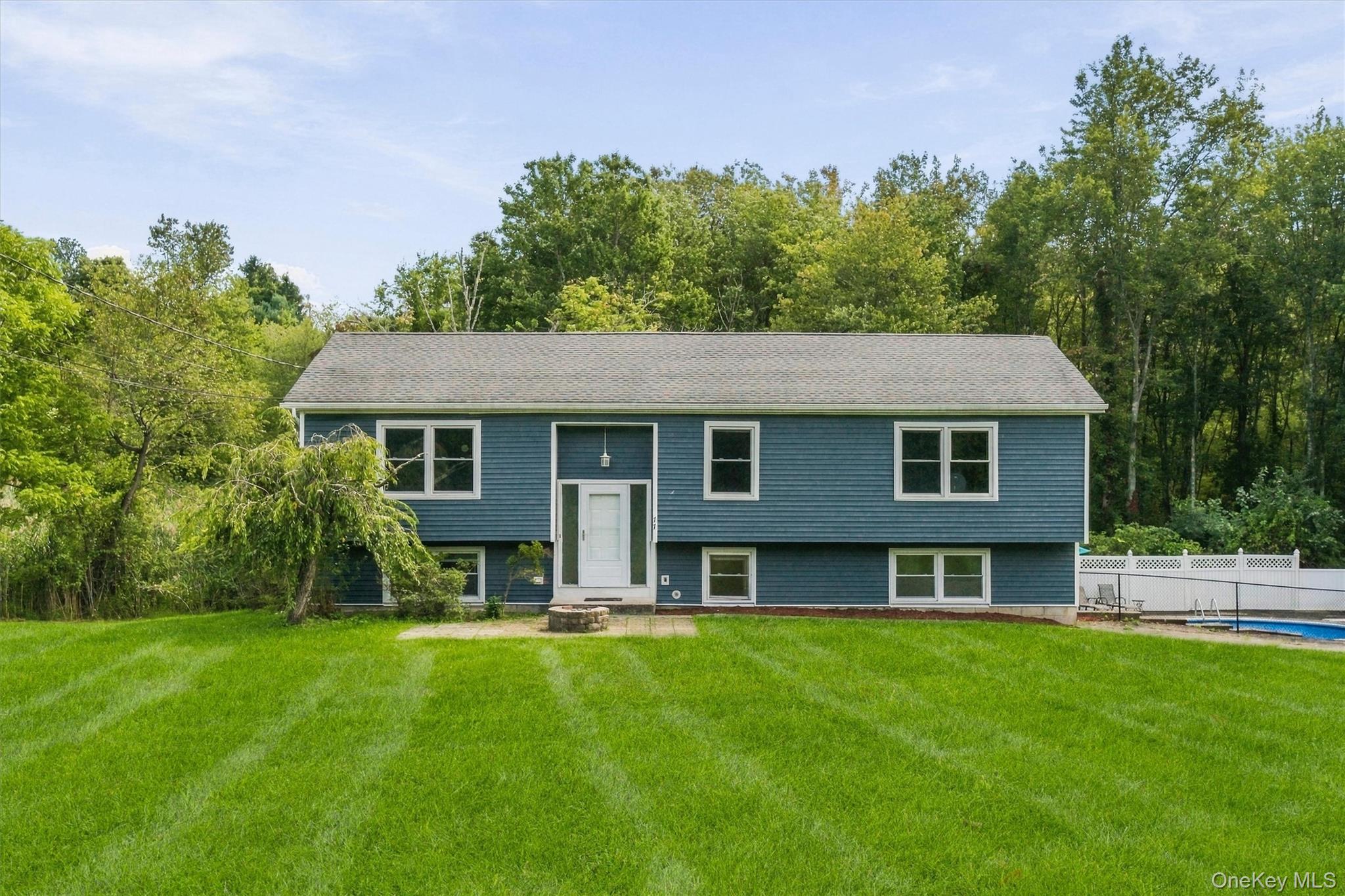 77 Robin Drive – For Sale