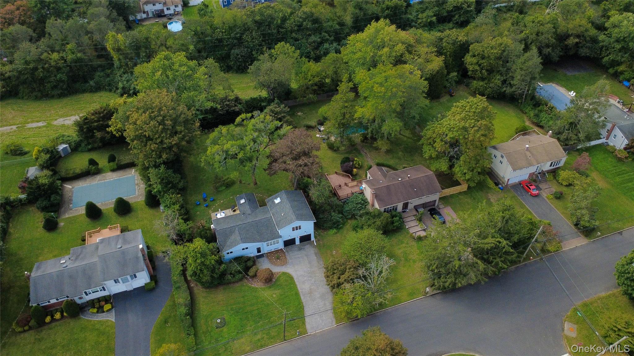 5 Lansing Lane – For Sale photo 3