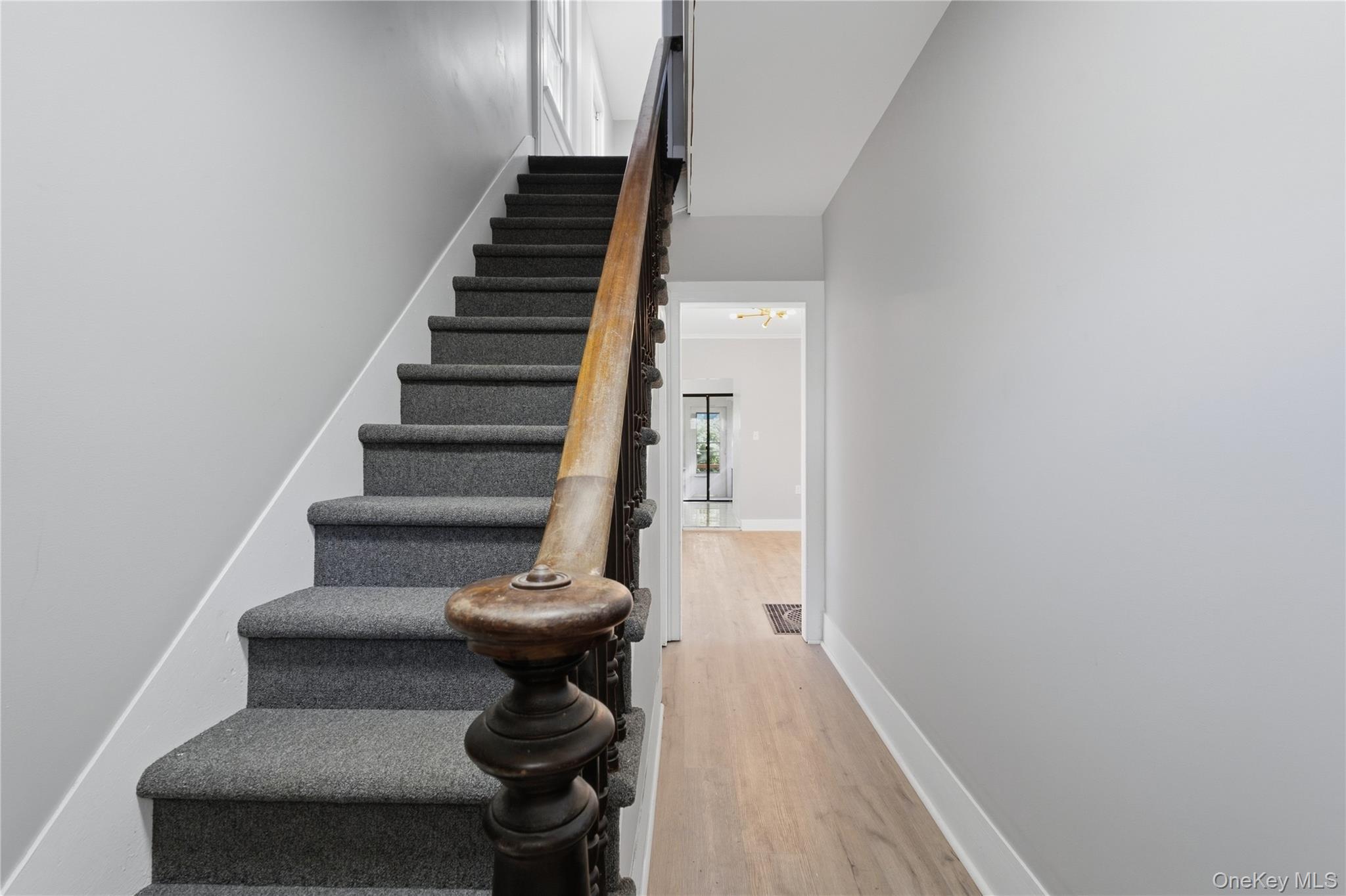 10 Jones Street – For Sale photo 8