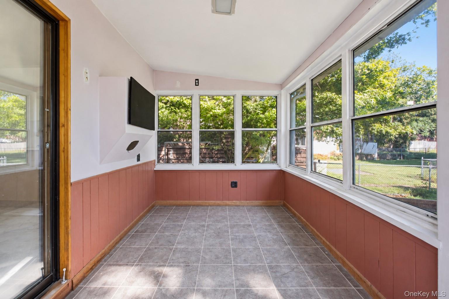10 Jones Street – For Sale photo 13