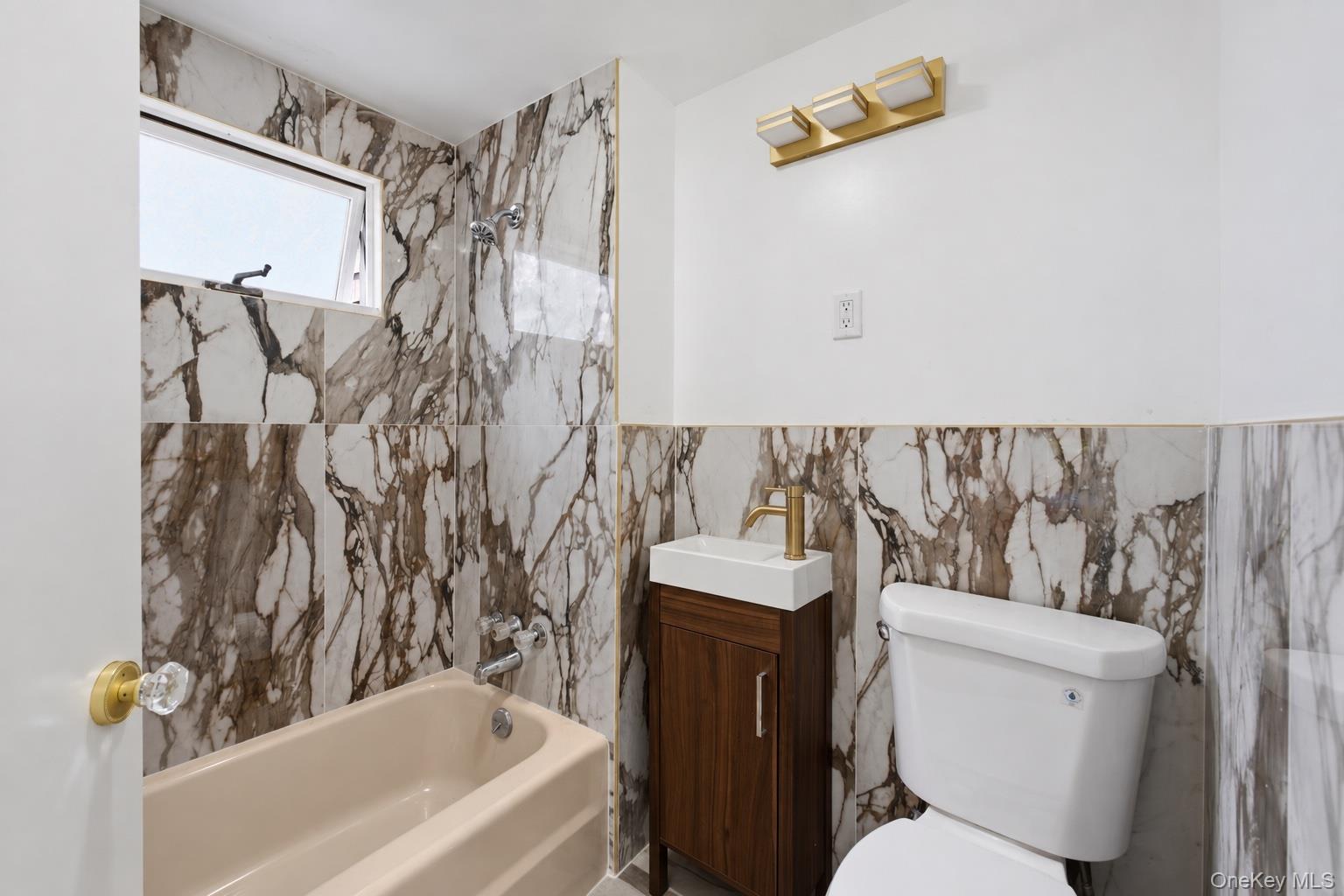 10 Jones Street – For Sale photo 2