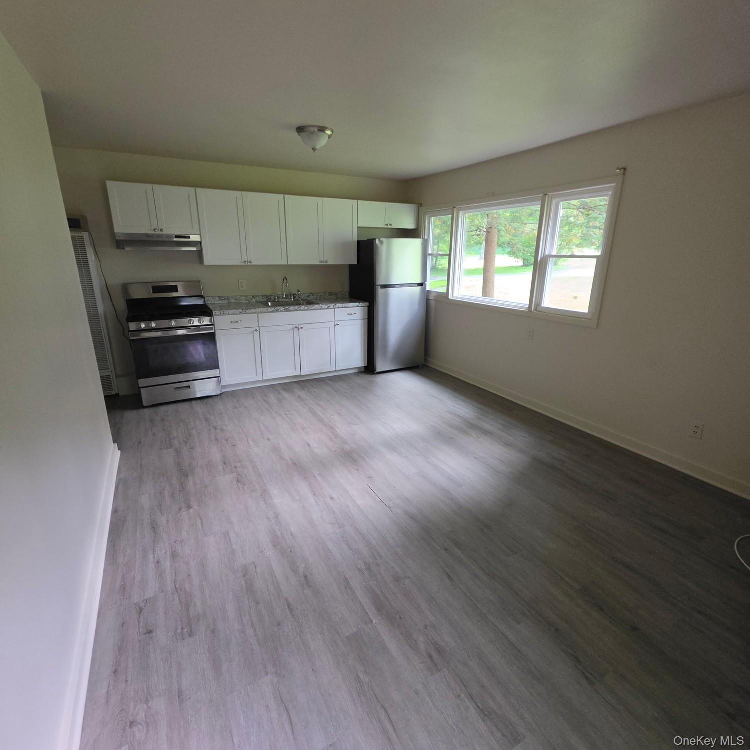2 Storybrook Lane W – For Rent photo 3