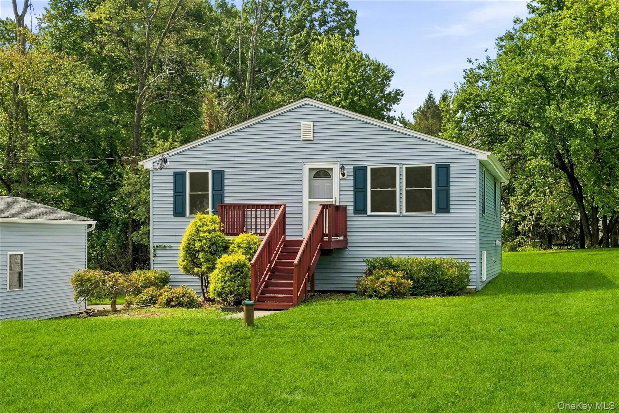 11 Strack Road – For Sale photo 3