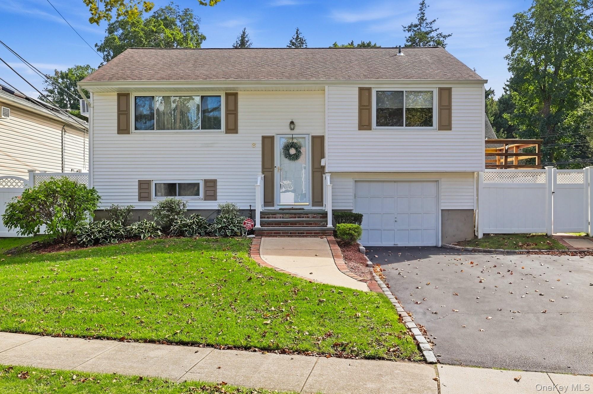 8 Ripley Drive – For Sale