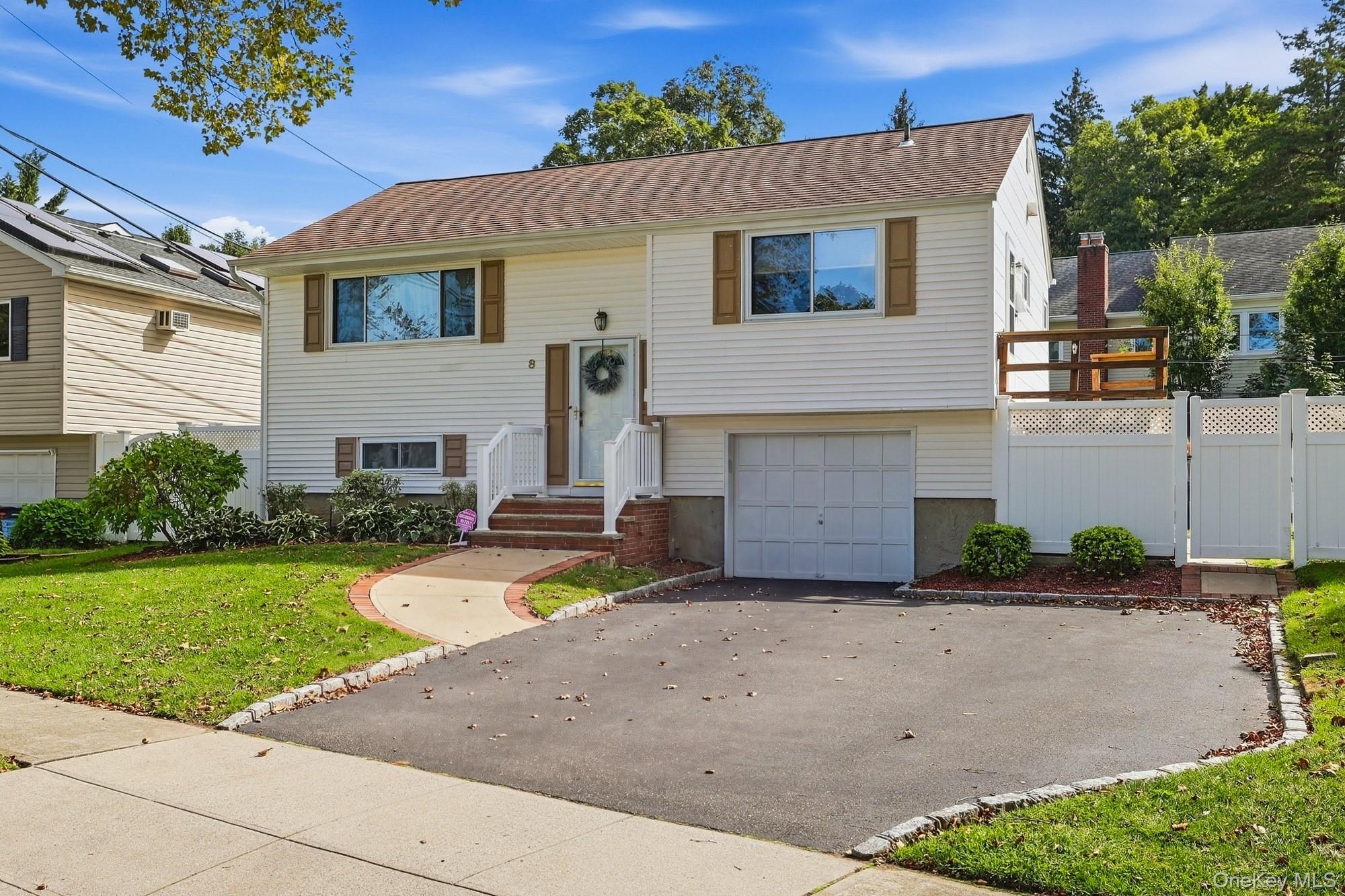 8 Ripley Drive – For Sale photo 2
