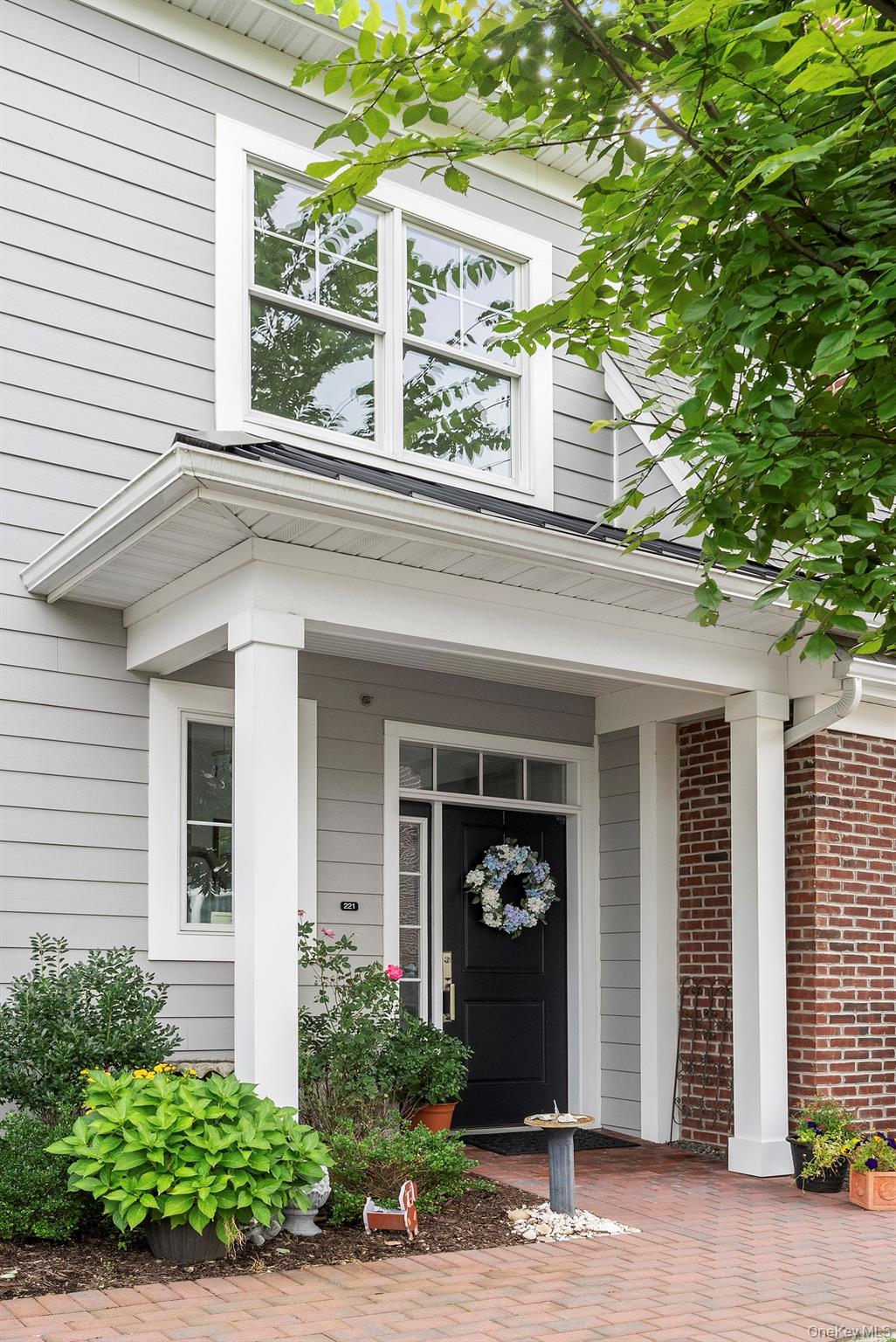 221 Coach Drive – For Sale photo 4