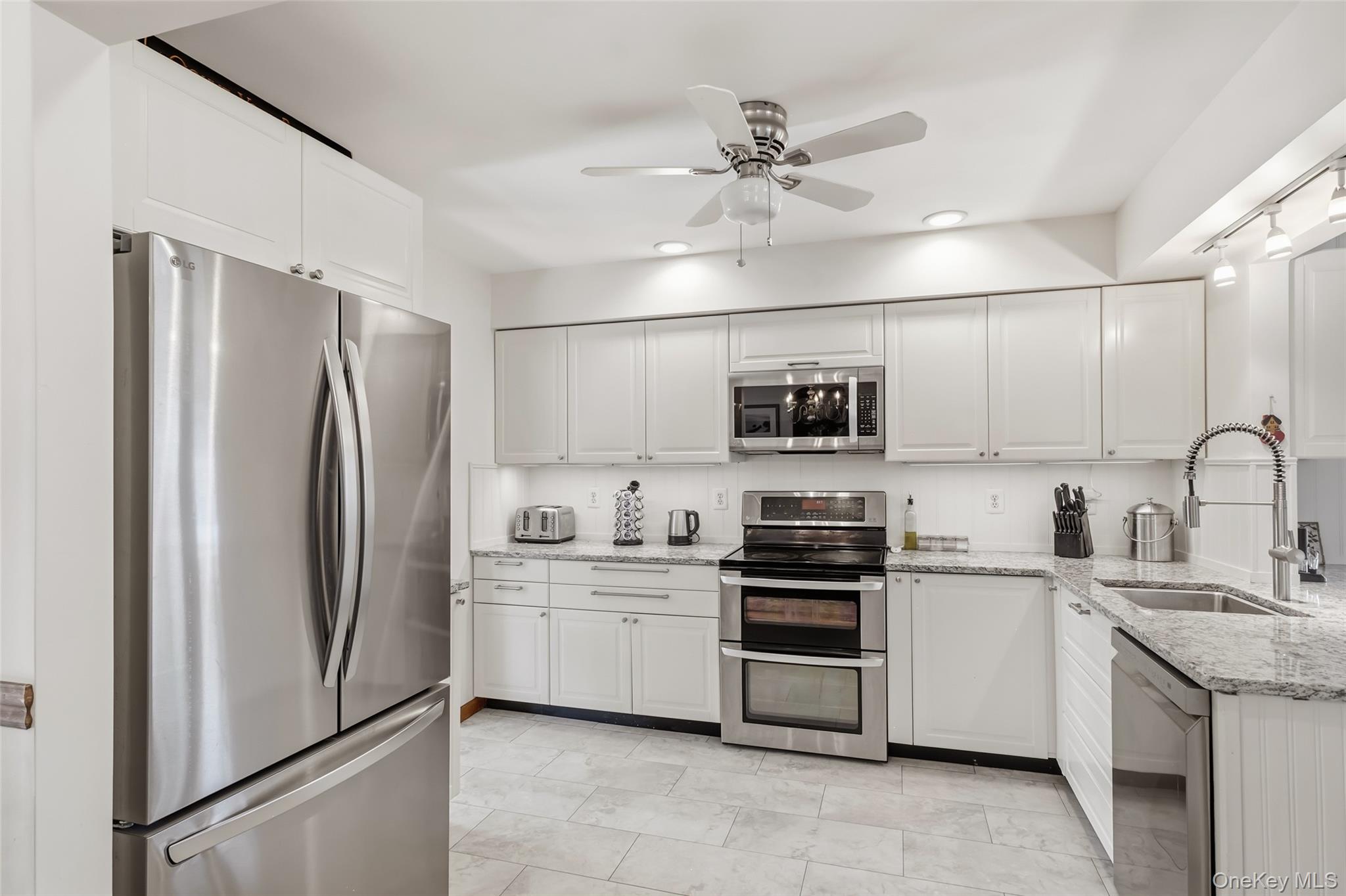 1035 Theresa Drive – For Sale photo 11