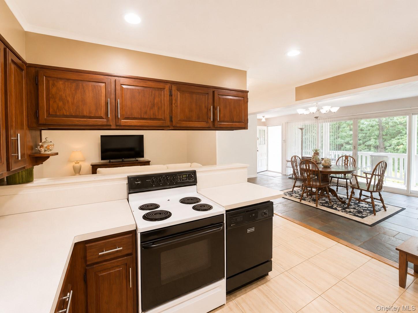 40 Maplewood Drive – For Rent photo 24